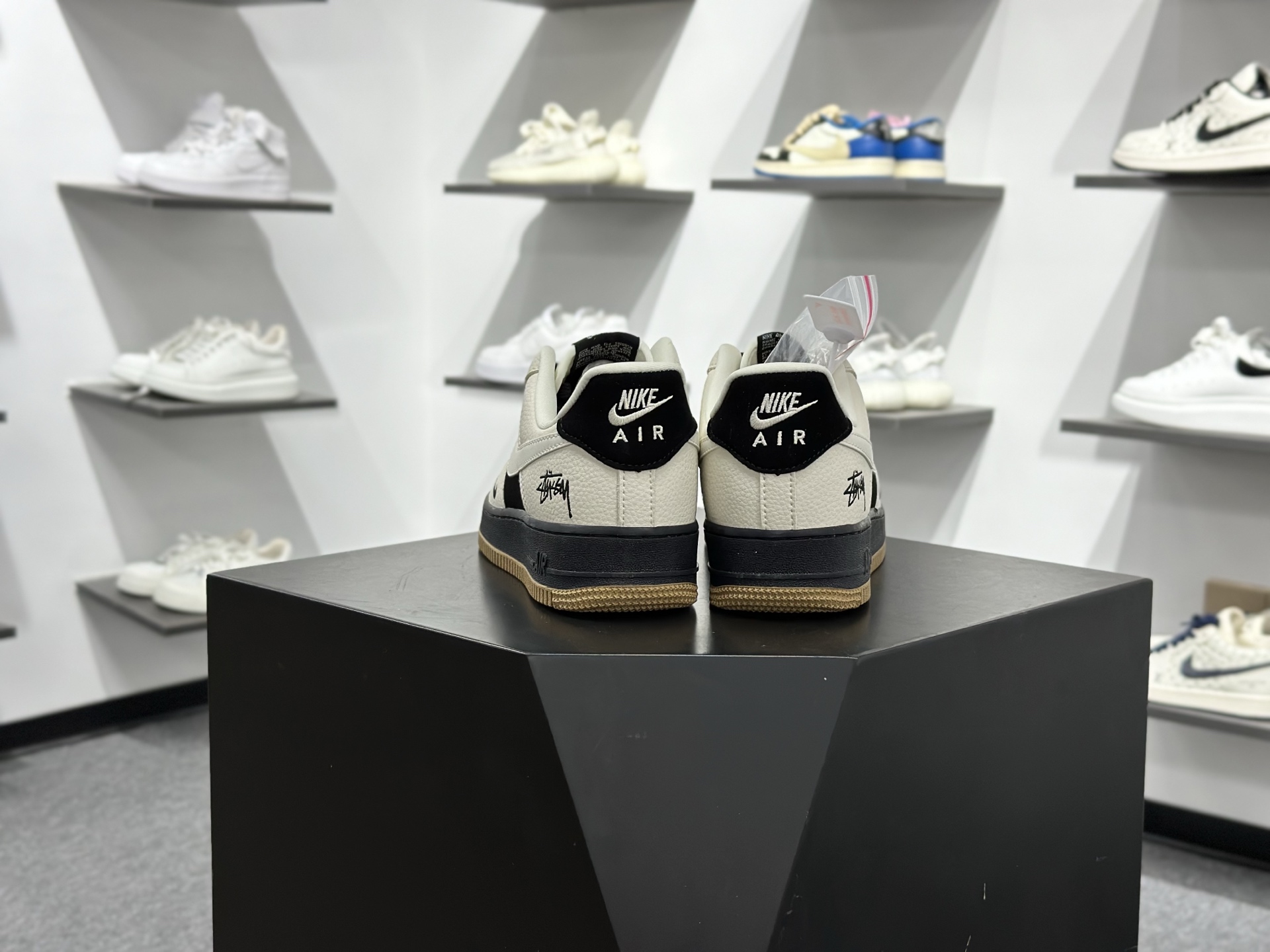 Nike Air Force 1 Low 07 x Stussy 白黑小勾 LD1999-006 Nike Air Force 1 Low 07 x Stussy 白黑小勾 LD1999-006