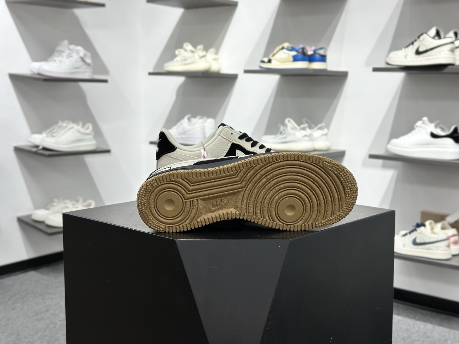 Nike Air Force 1 Low 07 x Stussy 白黑小勾 LD1999-006 Nike Air Force 1 Low 07 x Stussy 白黑小勾 LD1999-006