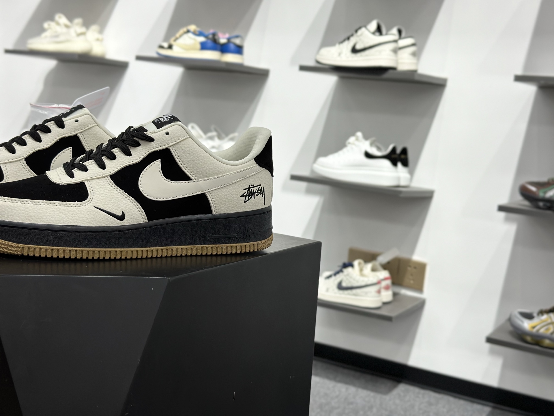 Nike Air Force 1 Low 07 x Stussy 白黑小勾 LD1999-006 Nike Air Force 1 Low 07 x Stussy 白黑小勾 LD1999-006