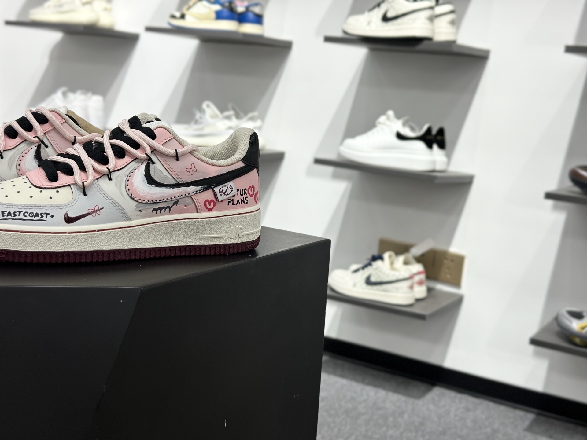 NIKE AIR FORCE 1‘07 LV8 FB1839-125 NIKE AIR FORCE 1‘07 LV8 FB1839-125
