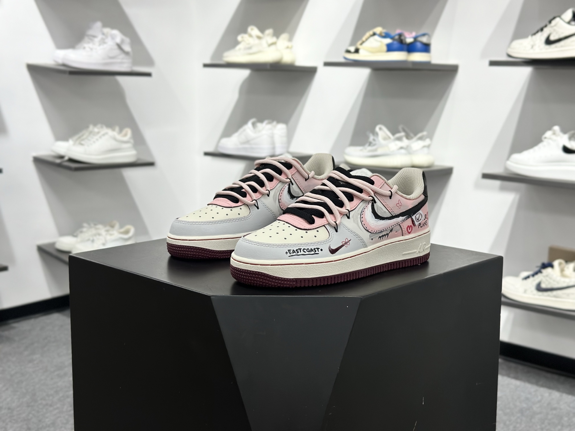 NIKE AIR FORCE 1‘07 LV8 FB1839-125 NIKE AIR FORCE 1‘07 LV8 FB1839-125