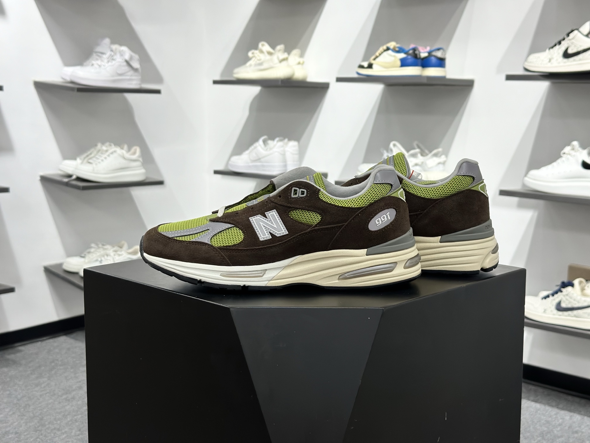 Danille Cathari x Kith x New Balance 991v2 Made In UK“Reverse”英产 三方联名款 低帮复古休闲运动鞋 U991CK2 Danille Cathari x Kith x New Balance 991v2 Made In UK“Reverse”英产 三方联名款 低帮复古休闲运动鞋 U991CK2
