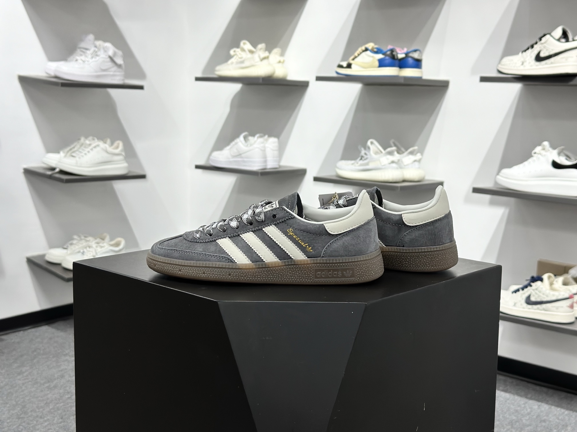 AD Originals Handball Spzl 灰色 原装 外贸鬼佬指定订单 KJ6303 AD Originals Handball Spzl 灰色 原装 外贸鬼佬指定订单 KJ6303