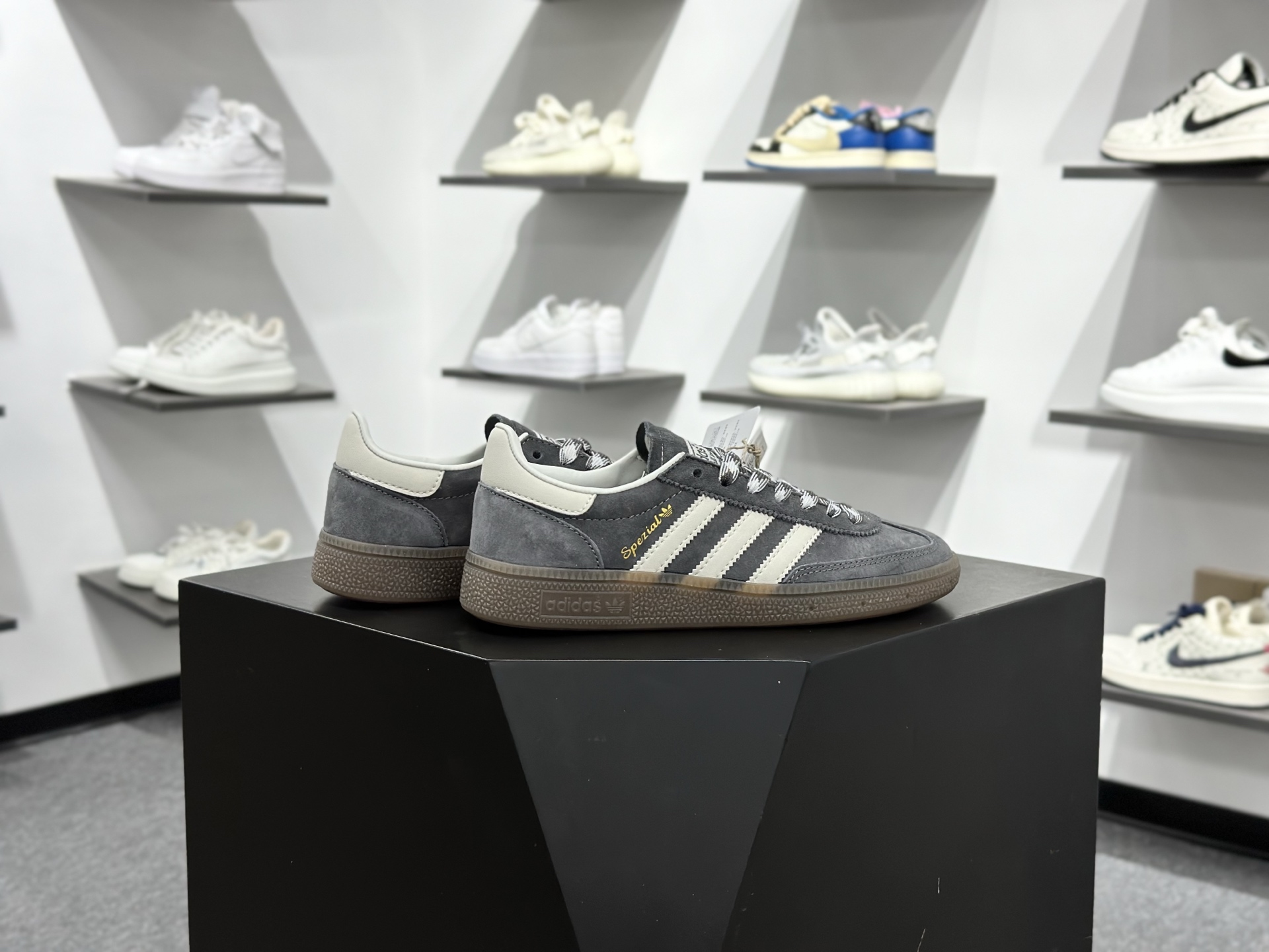 AD Originals Handball Spzl 灰色 原装 外贸鬼佬指定订单 KJ6303 AD Originals Handball Spzl 灰色 原装 外贸鬼佬指定订单 KJ6303
