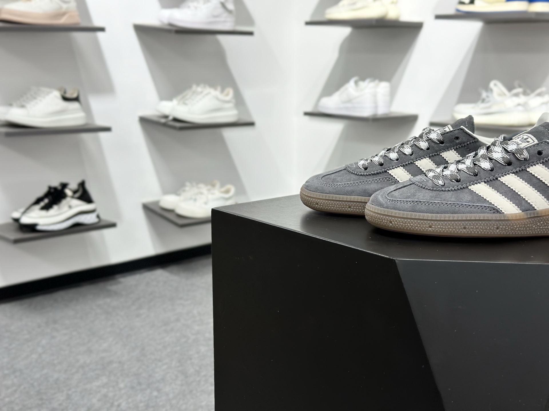 AD Originals Handball Spzl 灰色 原装 外贸鬼佬指定订单 KJ6303 AD Originals Handball Spzl 灰色 原装 外贸鬼佬指定订单 KJ6303