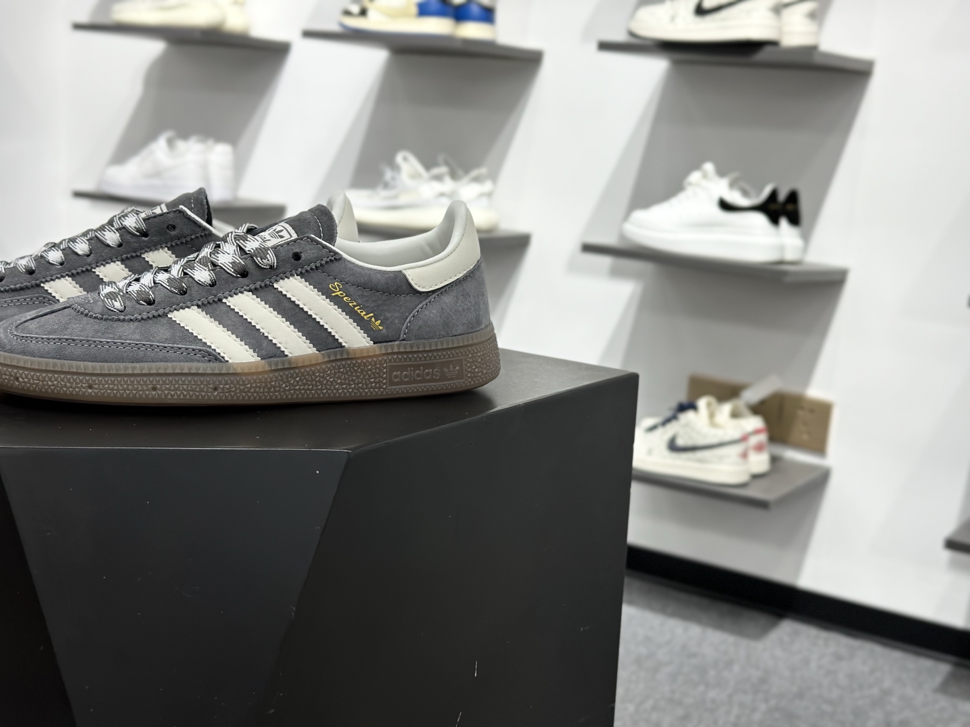 AD Originals Handball Spzl 灰色 原装 外贸鬼佬指定订单 KJ6303 AD Originals Handball Spzl 灰色 原装 外贸鬼佬指定订单 KJ6303