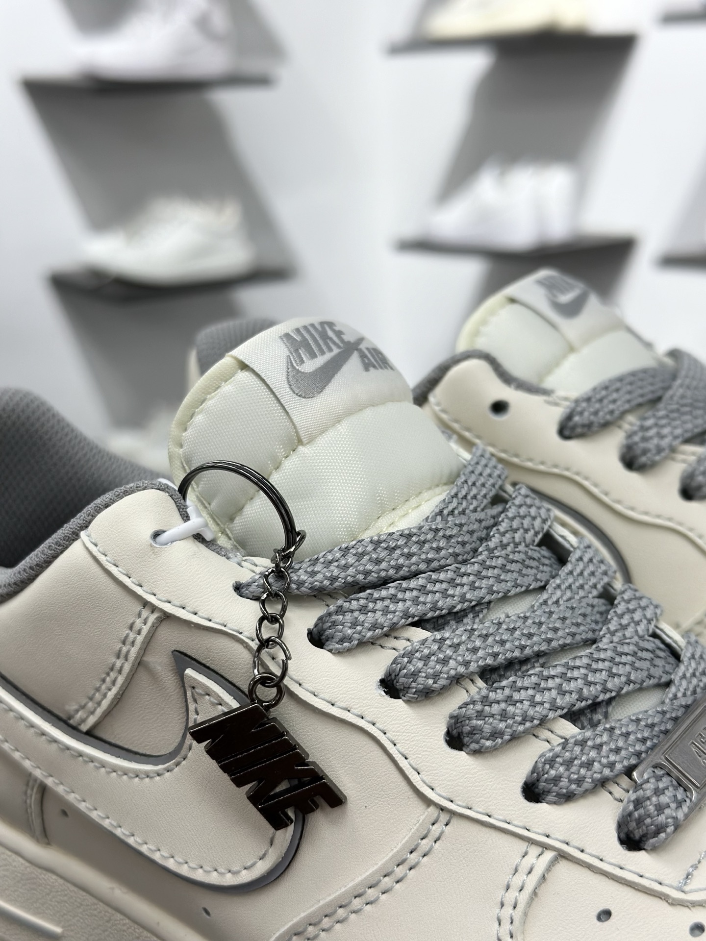 NIKE AIR FORCE 1‘07 LV8 SM6668-133 NIKE AIR FORCE 1‘07 LV8 SM6668-133