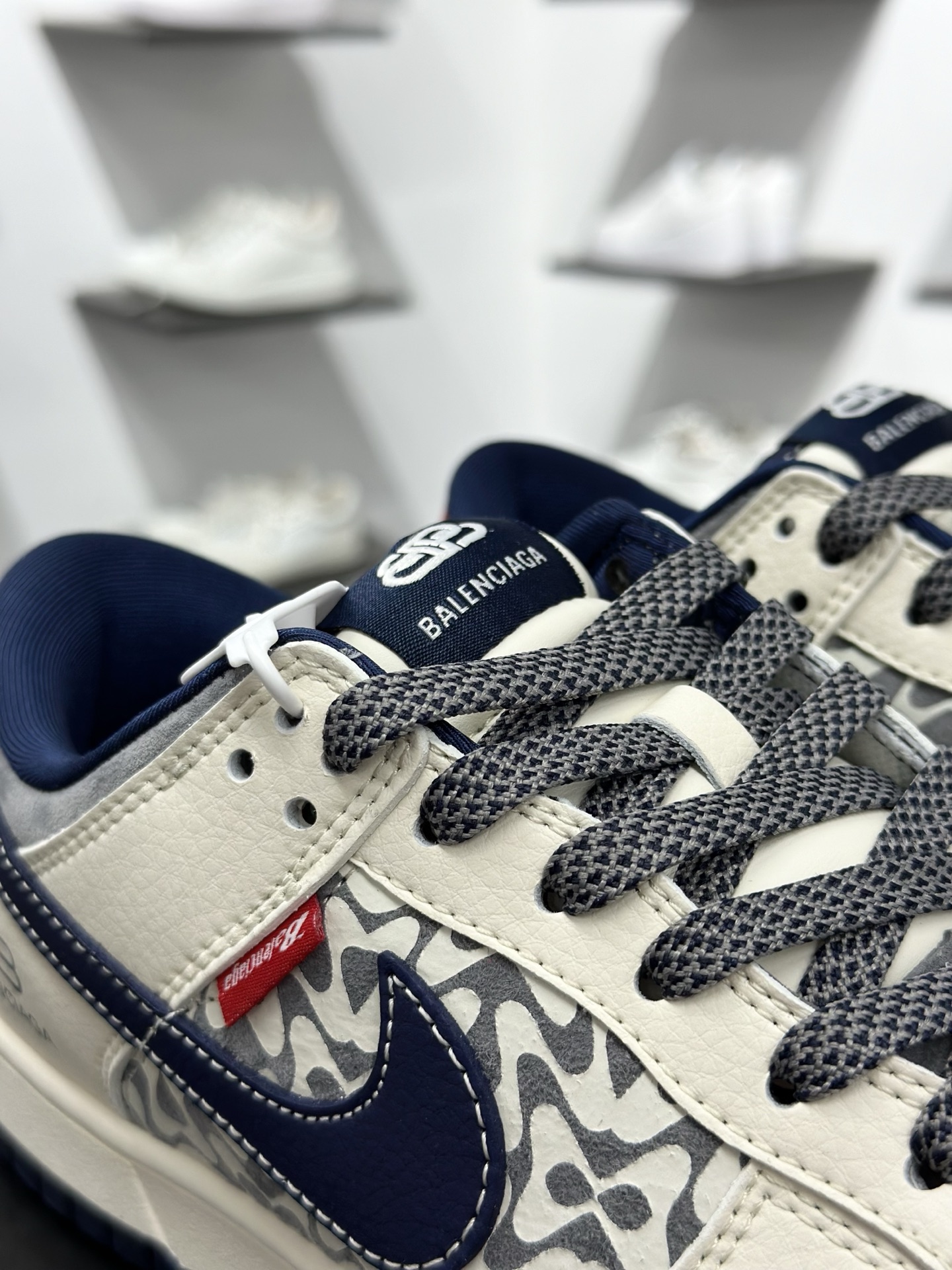 Nike SB Dunk Low x Balenciaga 白灰小勾满天星 XD1588-242 Nike SB Dunk Low x Balenciaga 白灰小勾满天星 XD1588-242
