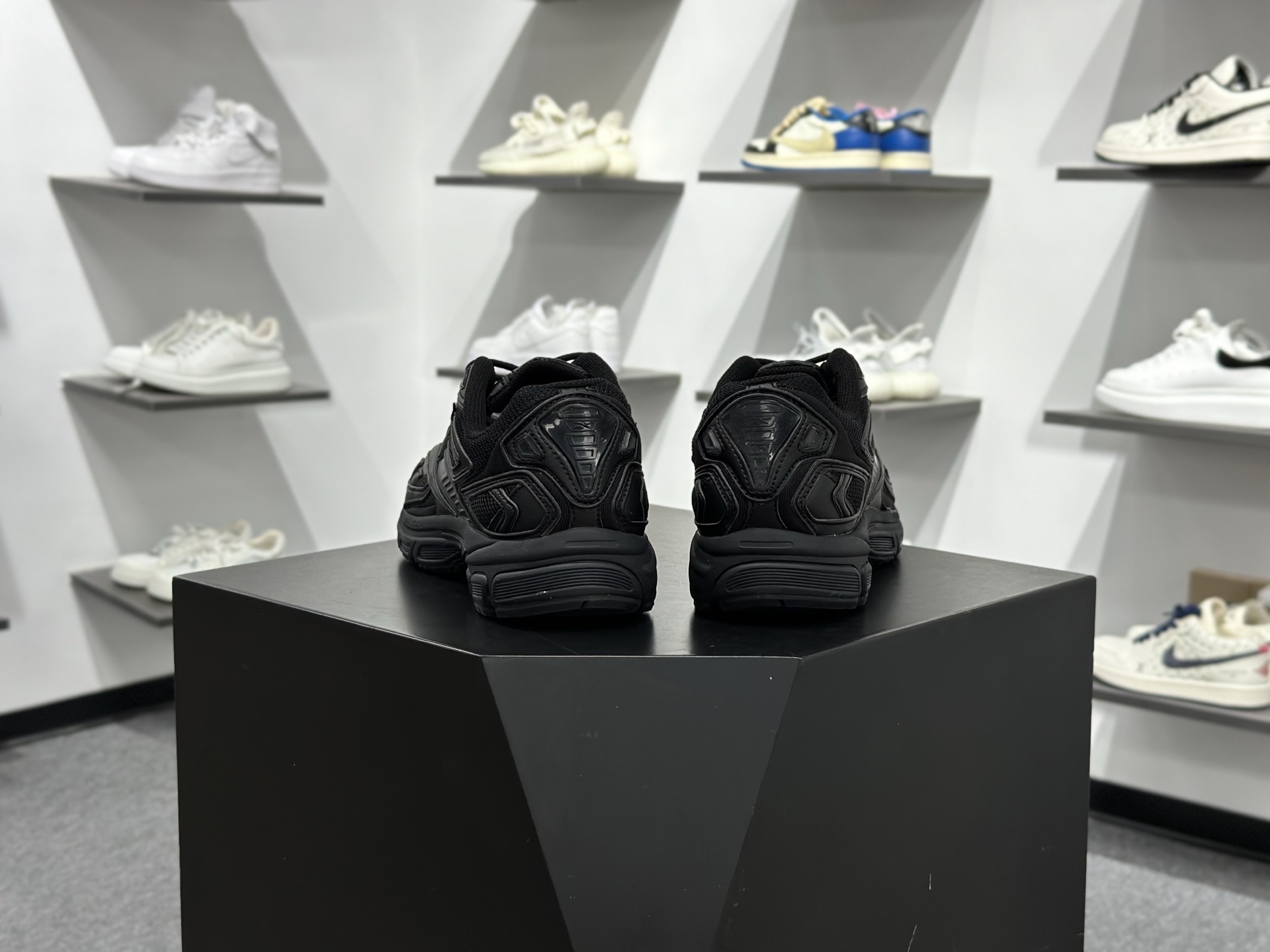 Reebok锐步 Premier Road Ultra 舒适百搭 低帮休闲运动鞋 RMLA06BC99MAT0022578-26 Reebok锐步 Premier Road Ultra 舒适百搭 低帮休闲运动鞋 RMLA06BC99MAT0022578-26