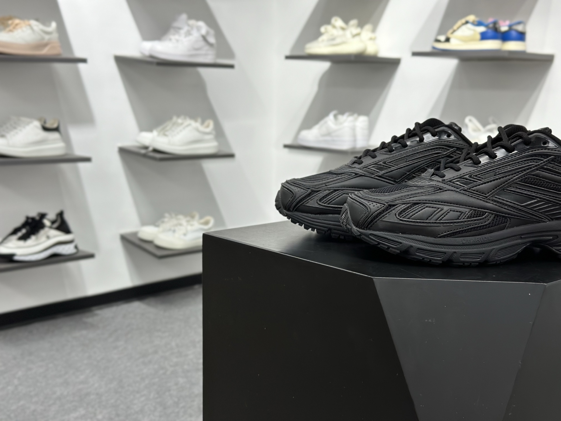 Reebok锐步 Premier Road Ultra 舒适百搭 低帮休闲运动鞋 RMLA06BC99MAT0022578-26 Reebok锐步 Premier Road Ultra 舒适百搭 低帮休闲运动鞋 RMLA06BC99MAT0022578-26