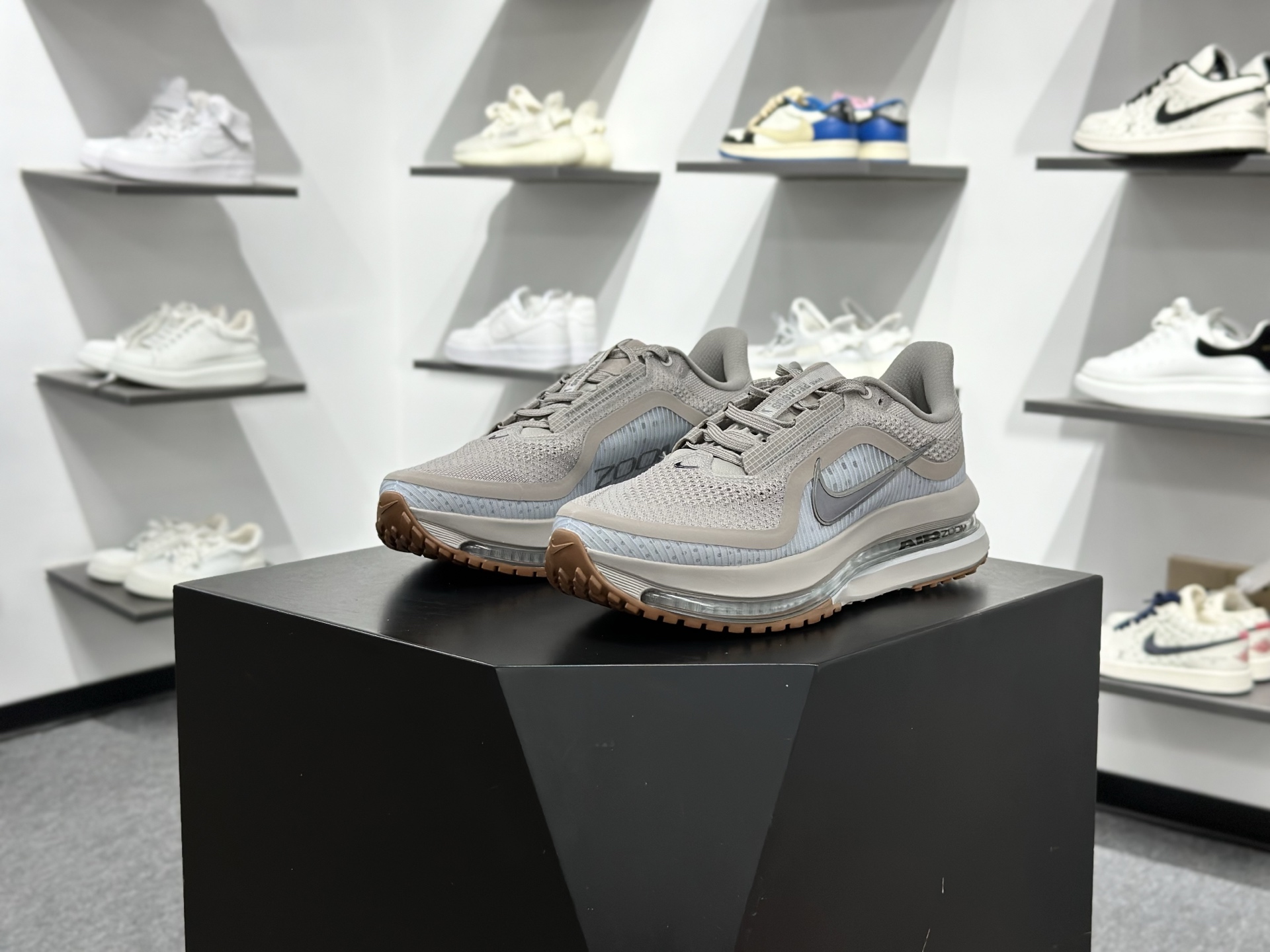 Nike Pegasus Premium 纯原版本 减震防滑耐磨透气 低帮跑步鞋 HQ2592-006 Nike Pegasus Premium 纯原版本 减震防滑耐磨透气 低帮跑步鞋 HQ2592-006