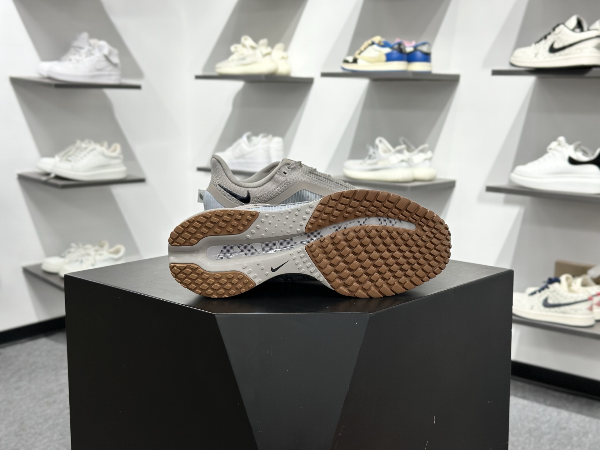 Nike Pegasus Premium 纯原版本 减震防滑耐磨透气 低帮跑步鞋 HQ2592-006 Nike Pegasus Premium 纯原版本 减震防滑耐磨透气 低帮跑步鞋 HQ2592-006