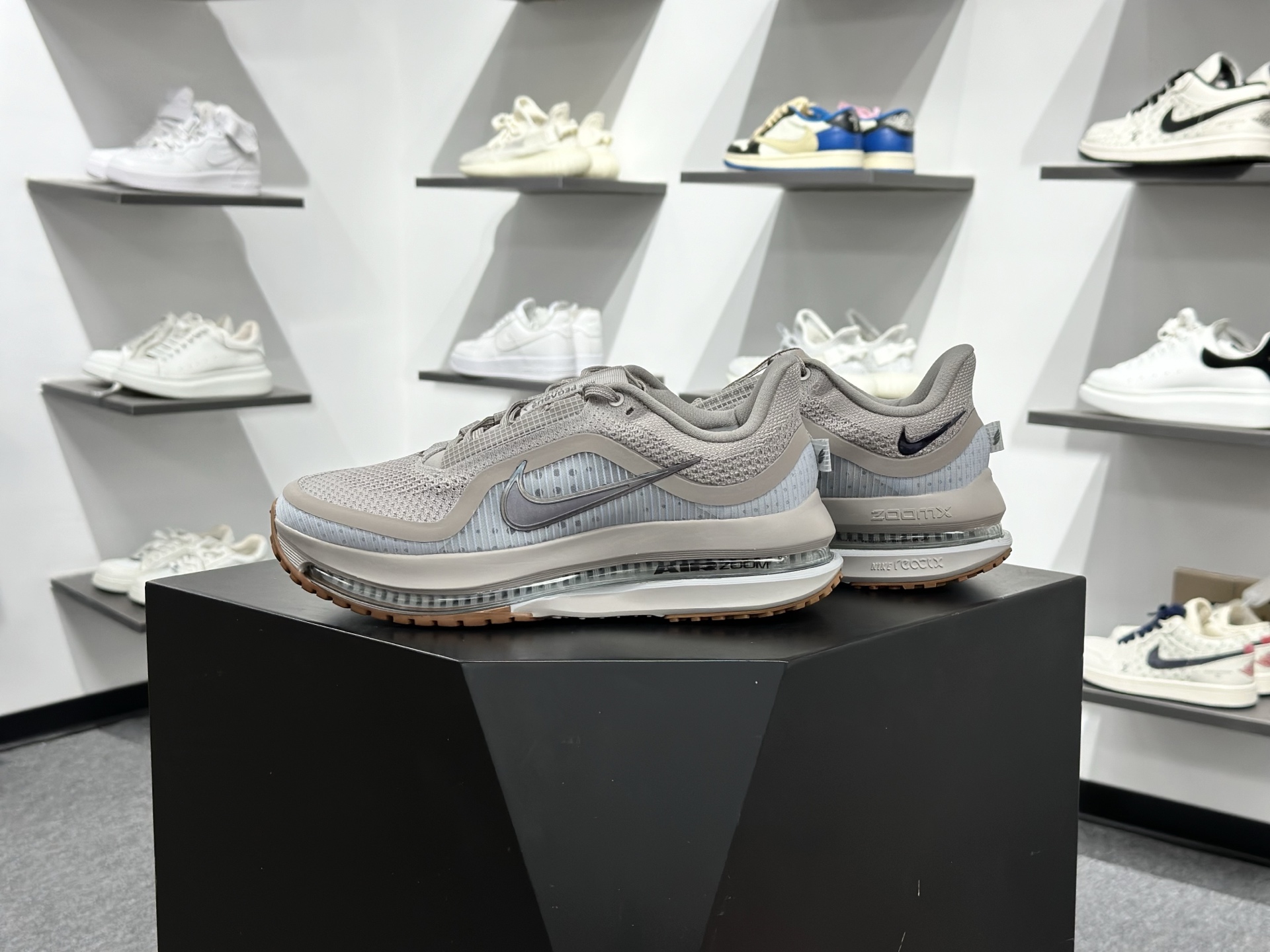 Nike Pegasus Premium 纯原版本 减震防滑耐磨透气 低帮跑步鞋 HQ2592-006 Nike Pegasus Premium 纯原版本 减震防滑耐磨透气 低帮跑步鞋 HQ2592-006