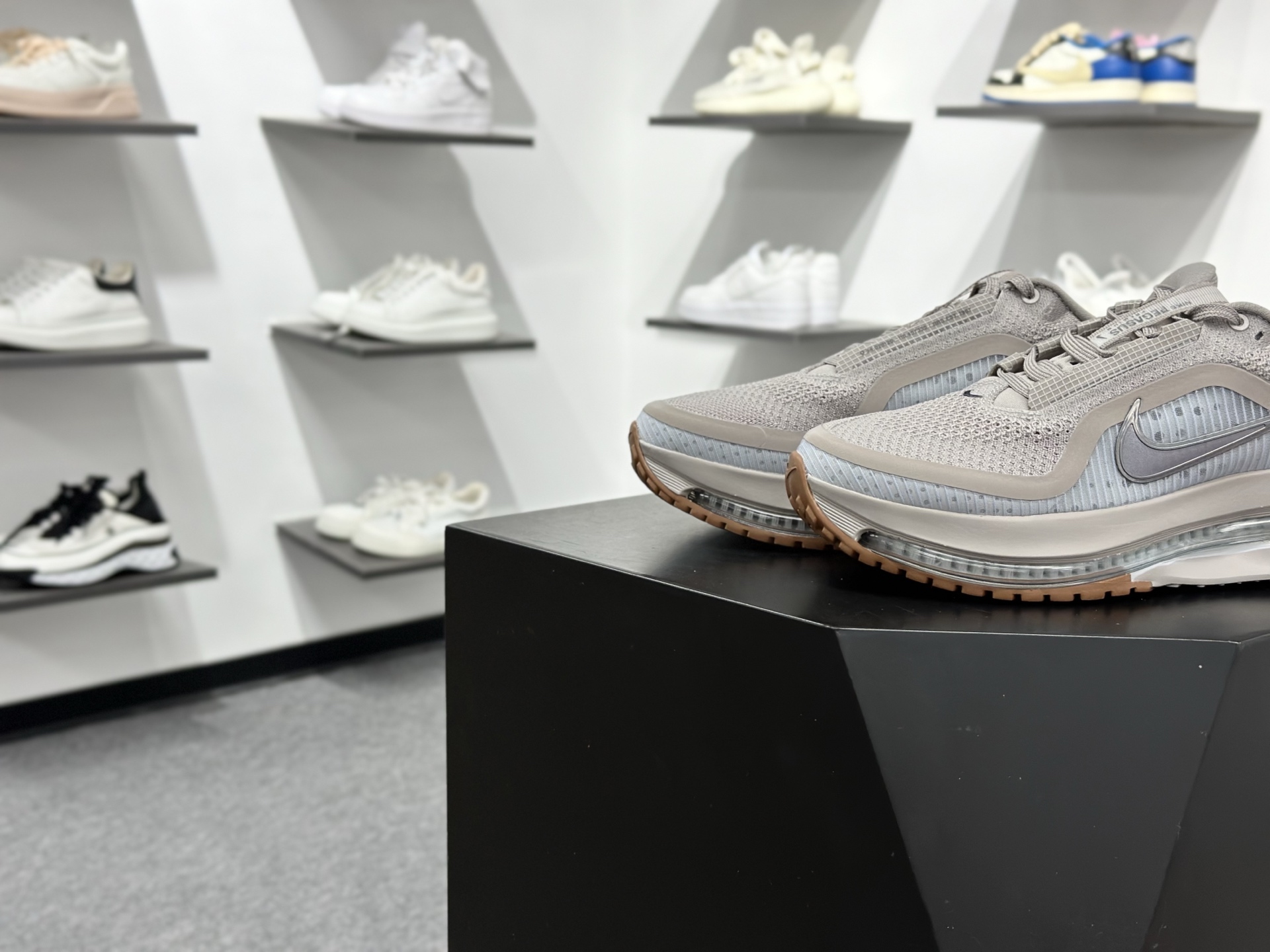 Nike Pegasus Premium 纯原版本 减震防滑耐磨透气 低帮跑步鞋 HQ2592-006 Nike Pegasus Premium 纯原版本 减震防滑耐磨透气 低帮跑步鞋 HQ2592-006