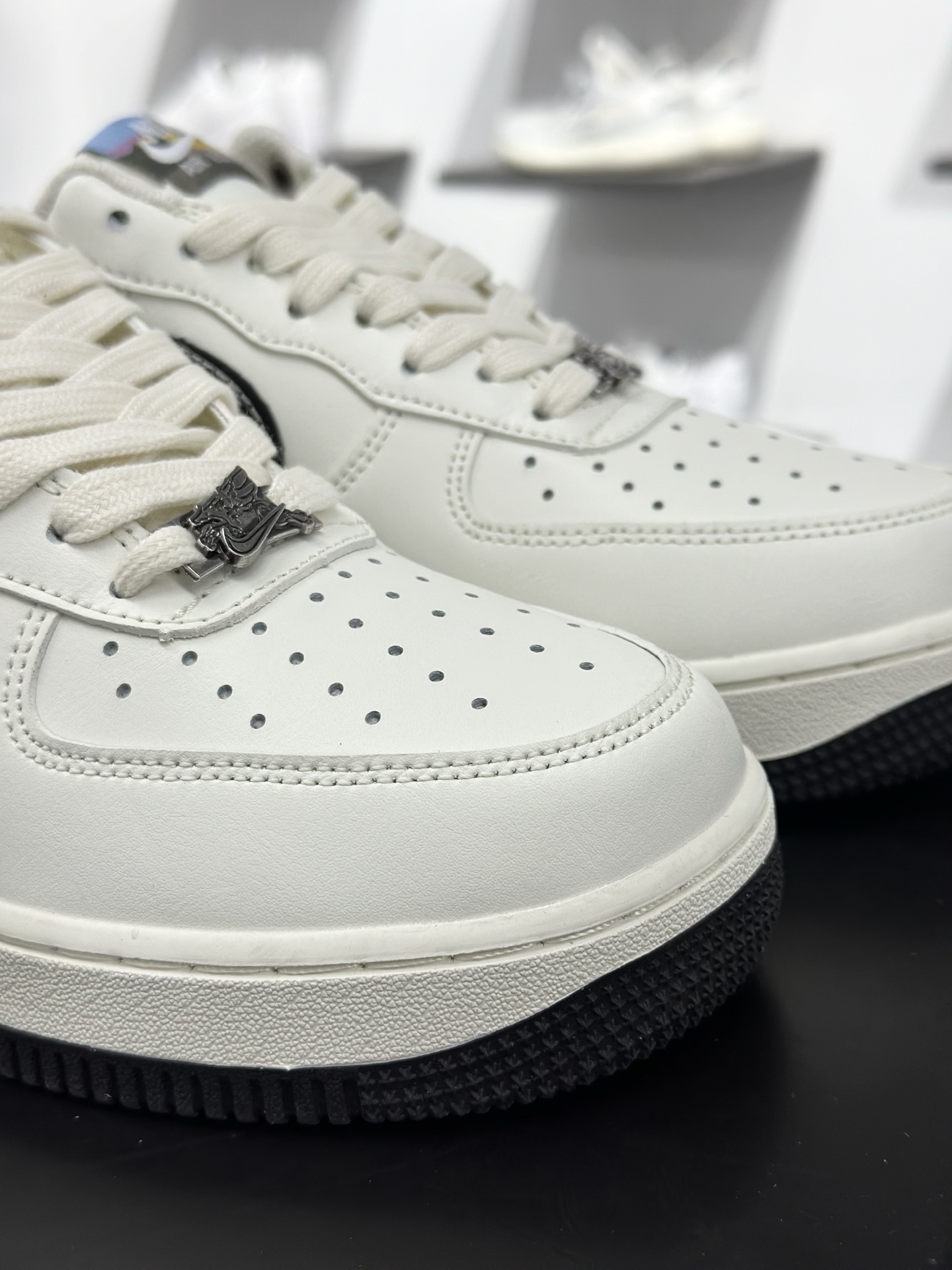 Nike Air Force 1 Low 07 马年限定 白黑小勾 DD1982-347