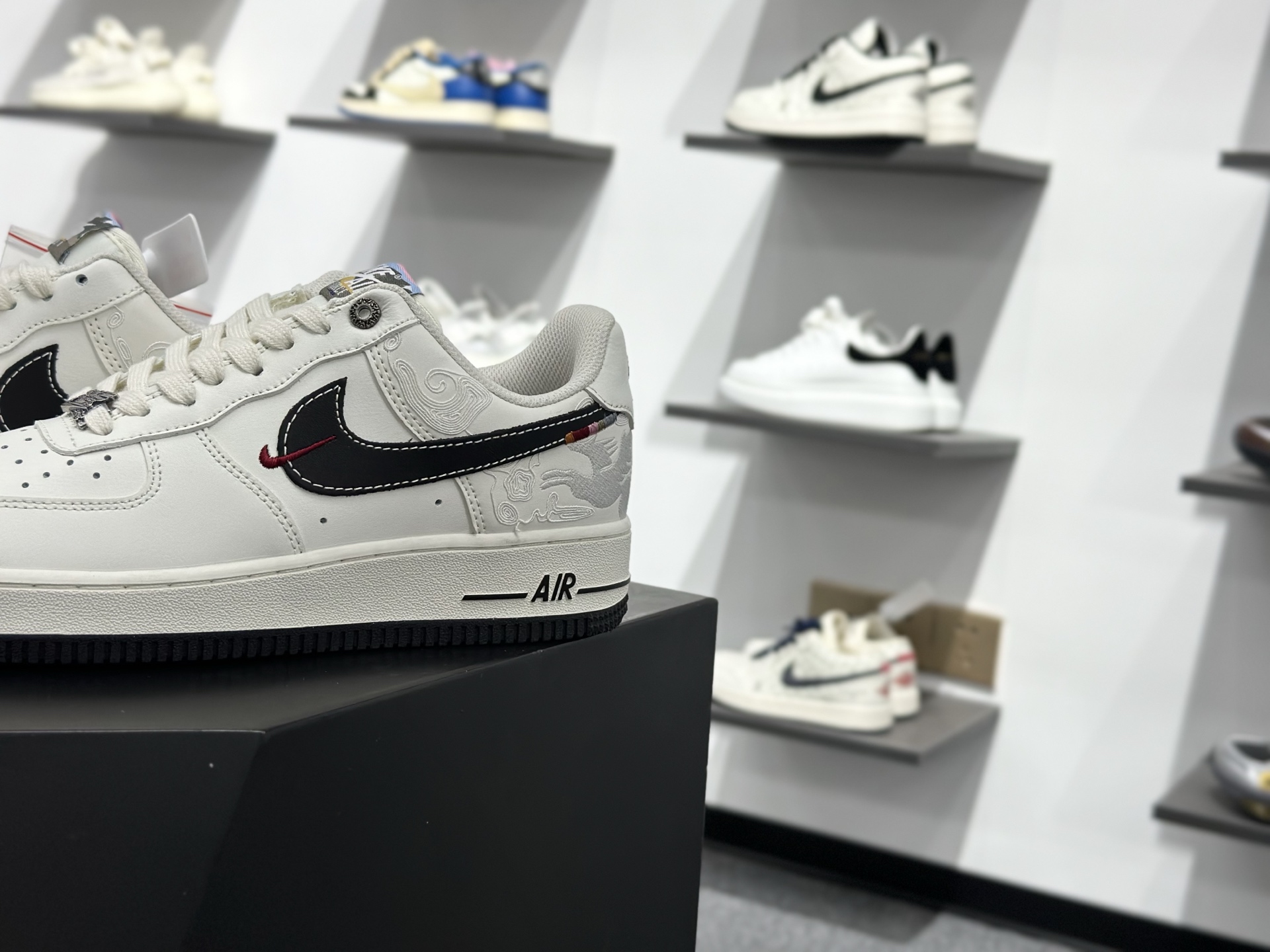 Nike Air Force 1 Low 07 马年限定 白黑小勾 DD1982-347