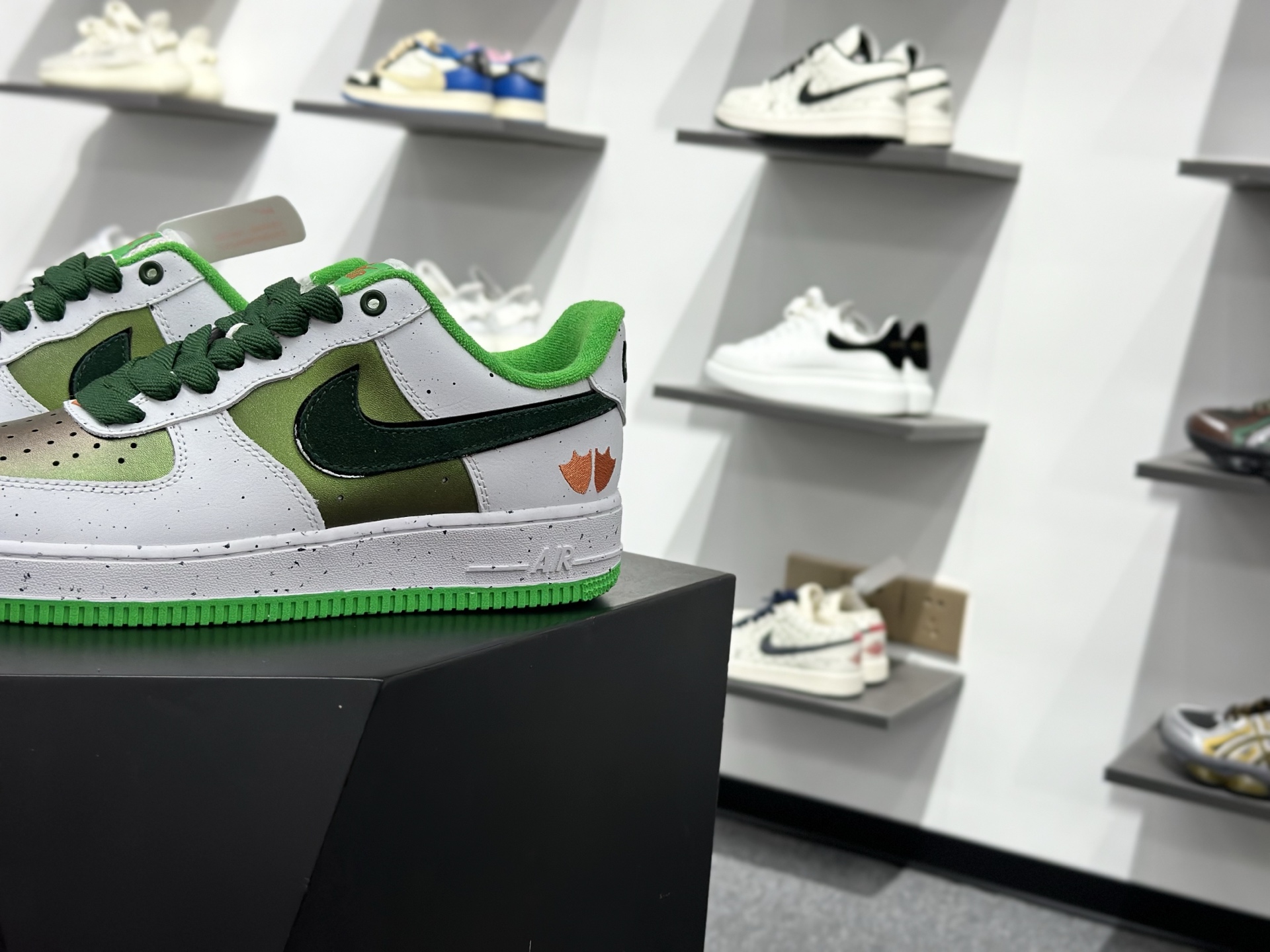DOAF x Air Force 1 Low 白绿色 IU7613-100