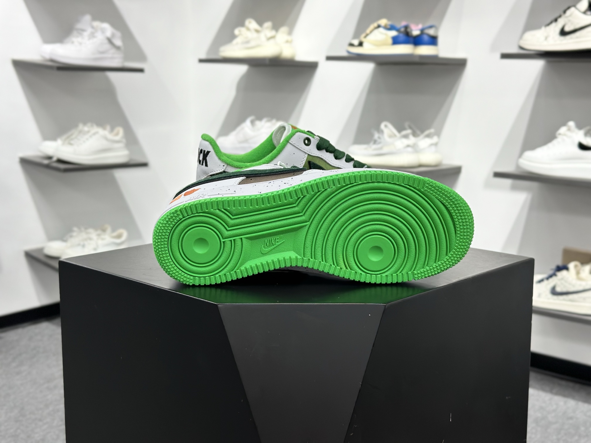 DOAF x Air Force 1 Low 白绿色 IU7613-100