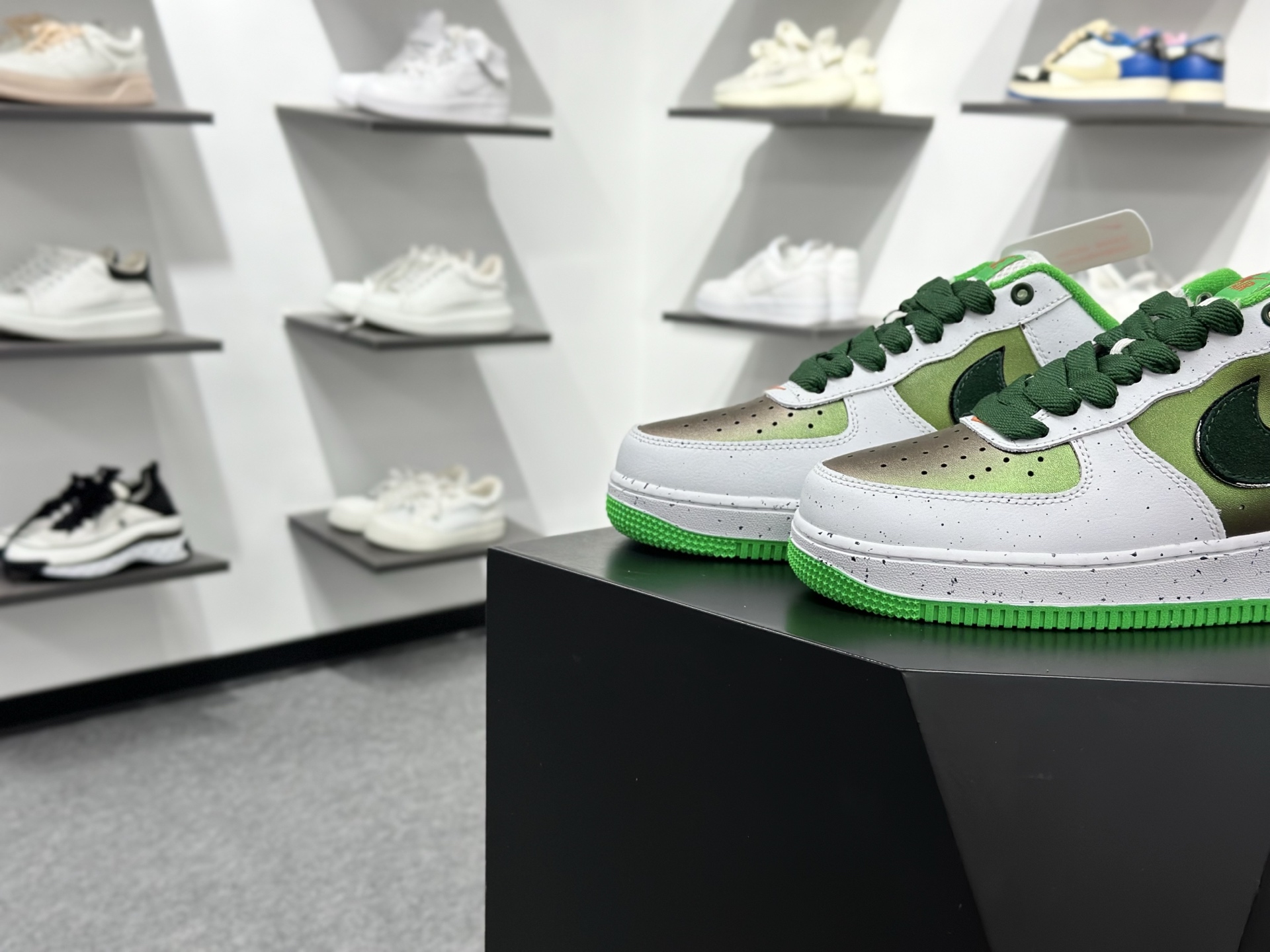 DOAF x Air Force 1 Low 白绿色 IU7613-100