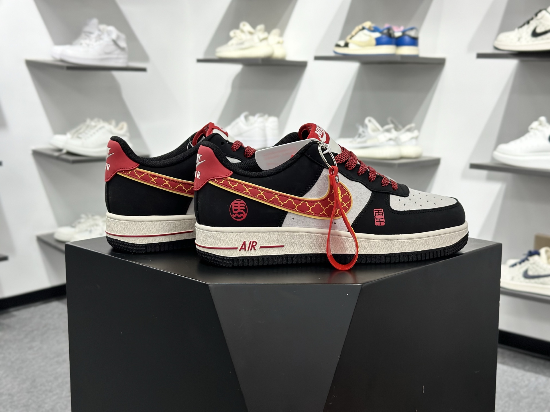 Nike Air Force 1 Low 07 马年限定 黑白红满天星 HT5088-612-Top High Quatity Cheap Sneakers Fashion Clothing Clothes Bags handbags Shoes of all Brand wholesale With The best Quality And Beautiful Price from China Factory Chinese suppliers wholesaler seller Nike Air Force 1 Low 07 马年限定 黑白红满天星 HT5088-612