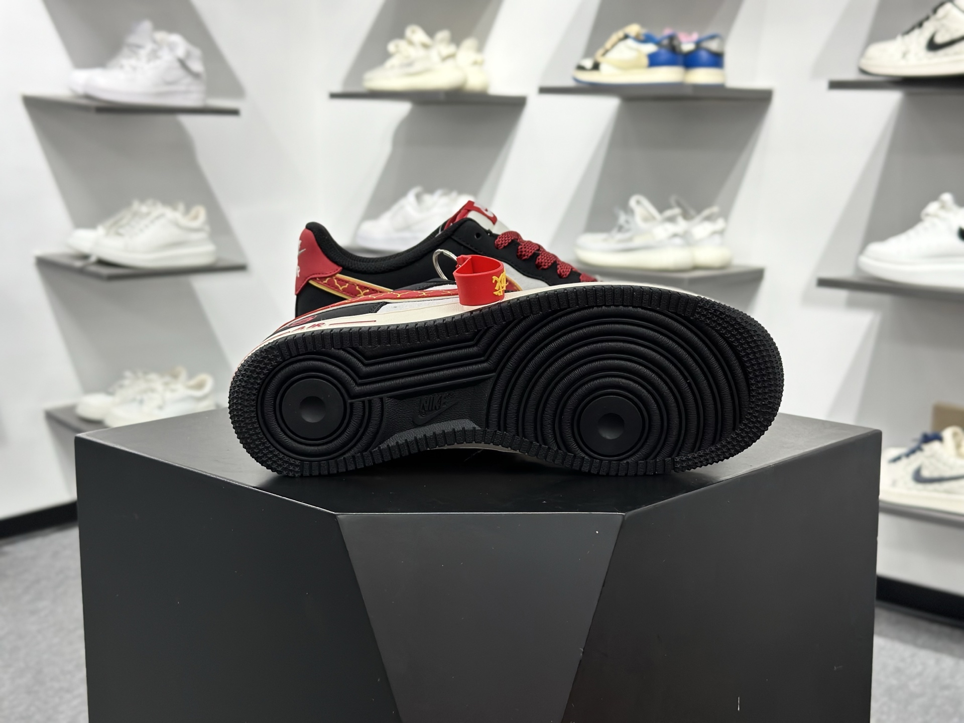 Nike Air Force 1 Low 07 马年限定 黑白红满天星 HT5088-612-Top High Quatity Cheap Sneakers Fashion Clothing Clothes Bags handbags Shoes of all Brand wholesale With The best Quality And Beautiful Price from China Factory Chinese suppliers wholesaler seller Nike Air Force 1 Low 07 马年限定 黑白红满天星 HT5088-612