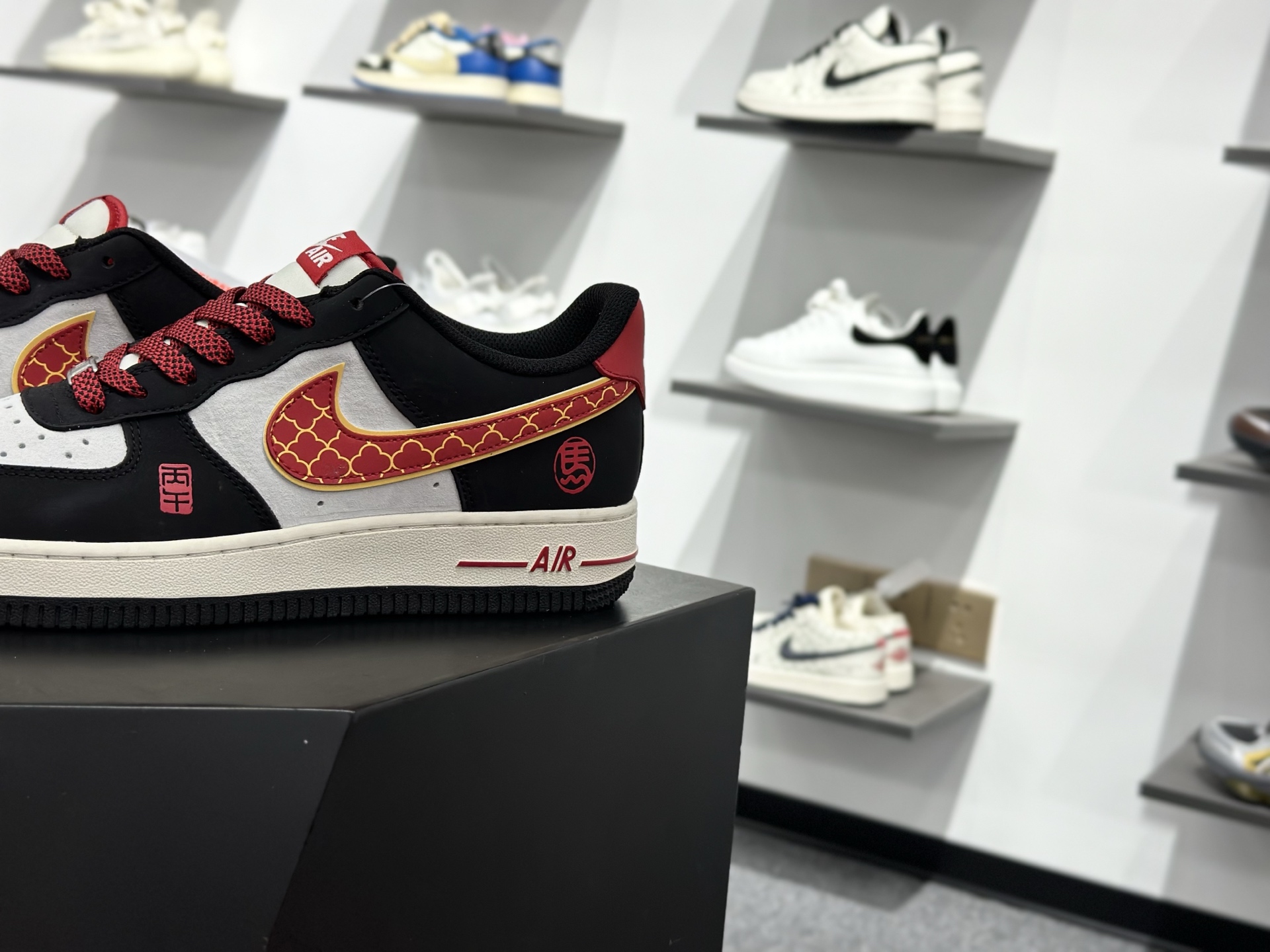Nike Air Force 1 Low 07 马年限定 黑白红满天星 HT5088-612-Top High Quatity Cheap Sneakers Fashion Clothing Clothes Bags handbags Shoes of all Brand wholesale With The best Quality And Beautiful Price from China Factory Chinese suppliers wholesaler seller Nike Air Force 1 Low 07 马年限定 黑白红满天星 HT5088-612