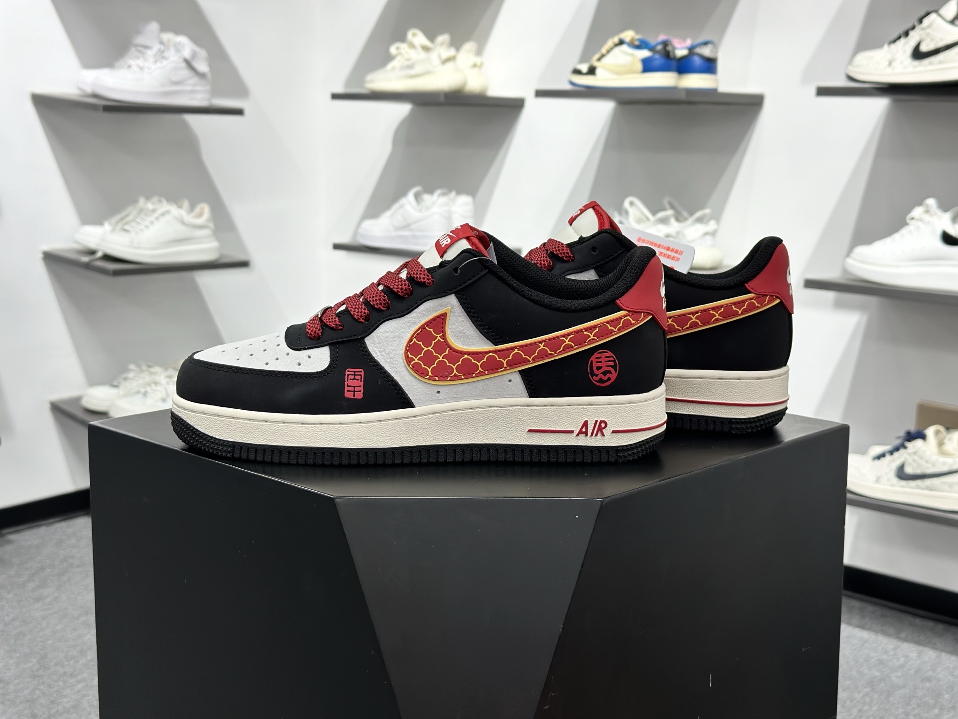 Nike Air Force 1 Low 07 马年限定 黑白红满天星 HT5088-612-Top High Quatity Cheap Sneakers Fashion Clothing Clothes Bags handbags Shoes of all Brand wholesale With The best Quality And Beautiful Price from China Factory Chinese suppliers wholesaler seller Nike Air Force 1 Low 07 马年限定 黑白红满天星 HT5088-612