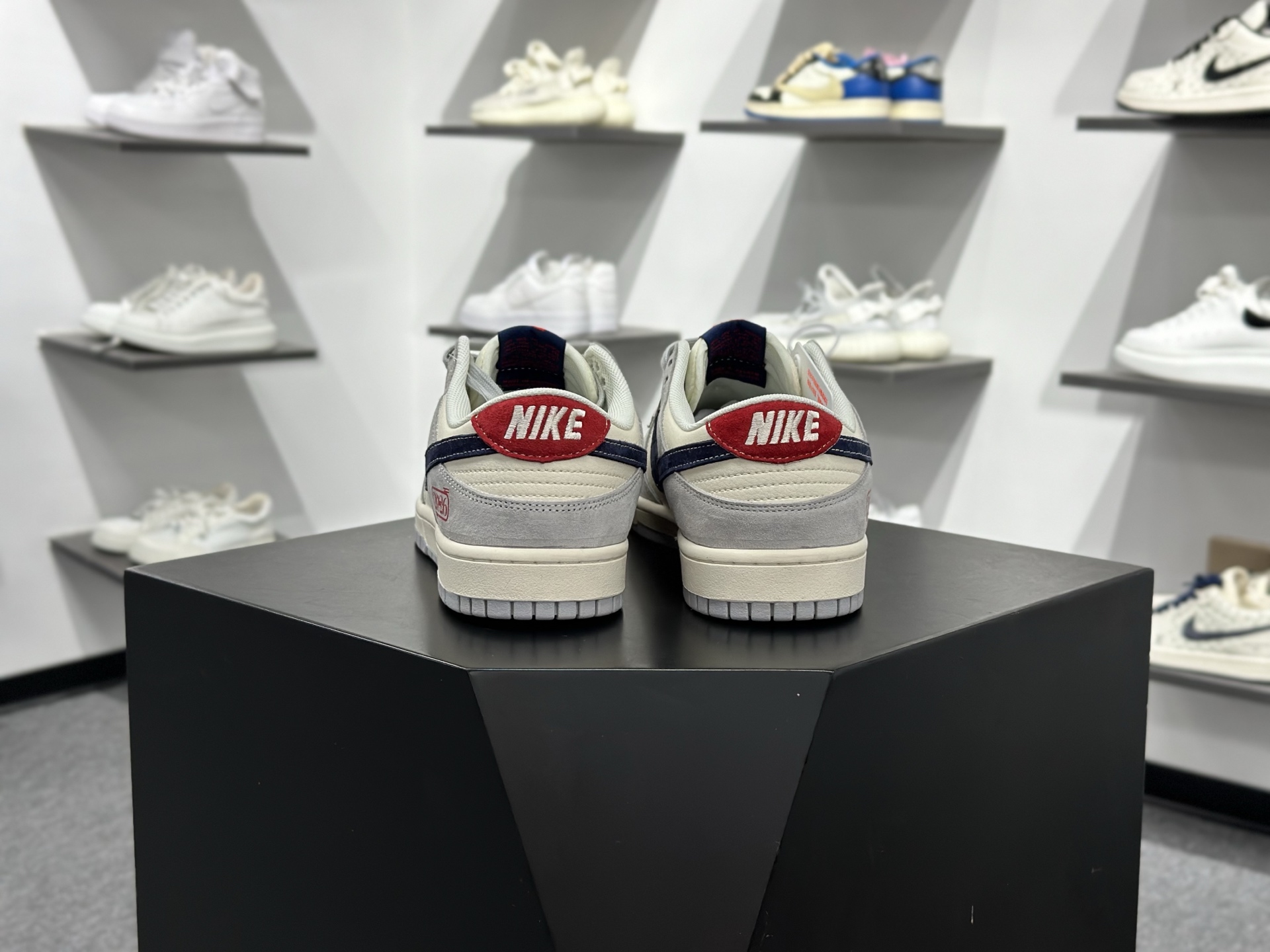 Nike SB Dunk Low 马年限定 灰白蓝 FC1688-255