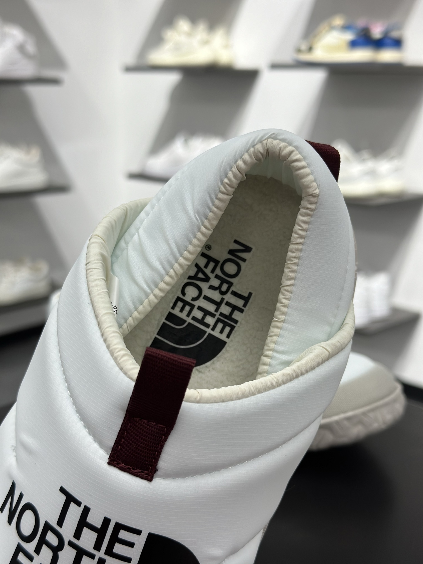 北面THE NORTH FACE NUPTSE MULE 舒适耐磨 减震耐磨 低帮户外功能鞋 NFOA5G2B7UR-075