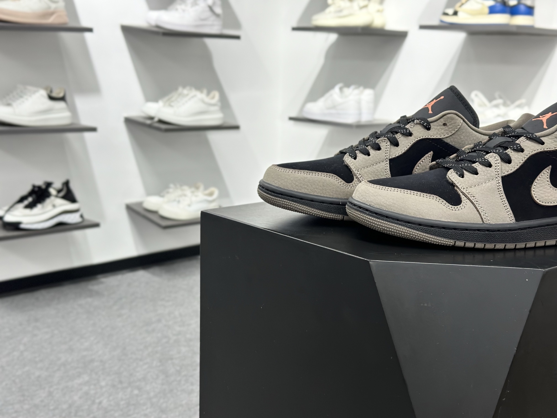Nike Air Jordan 1 Low 耐克 AJ1乔1低帮休闲板鞋 IB7109-005
