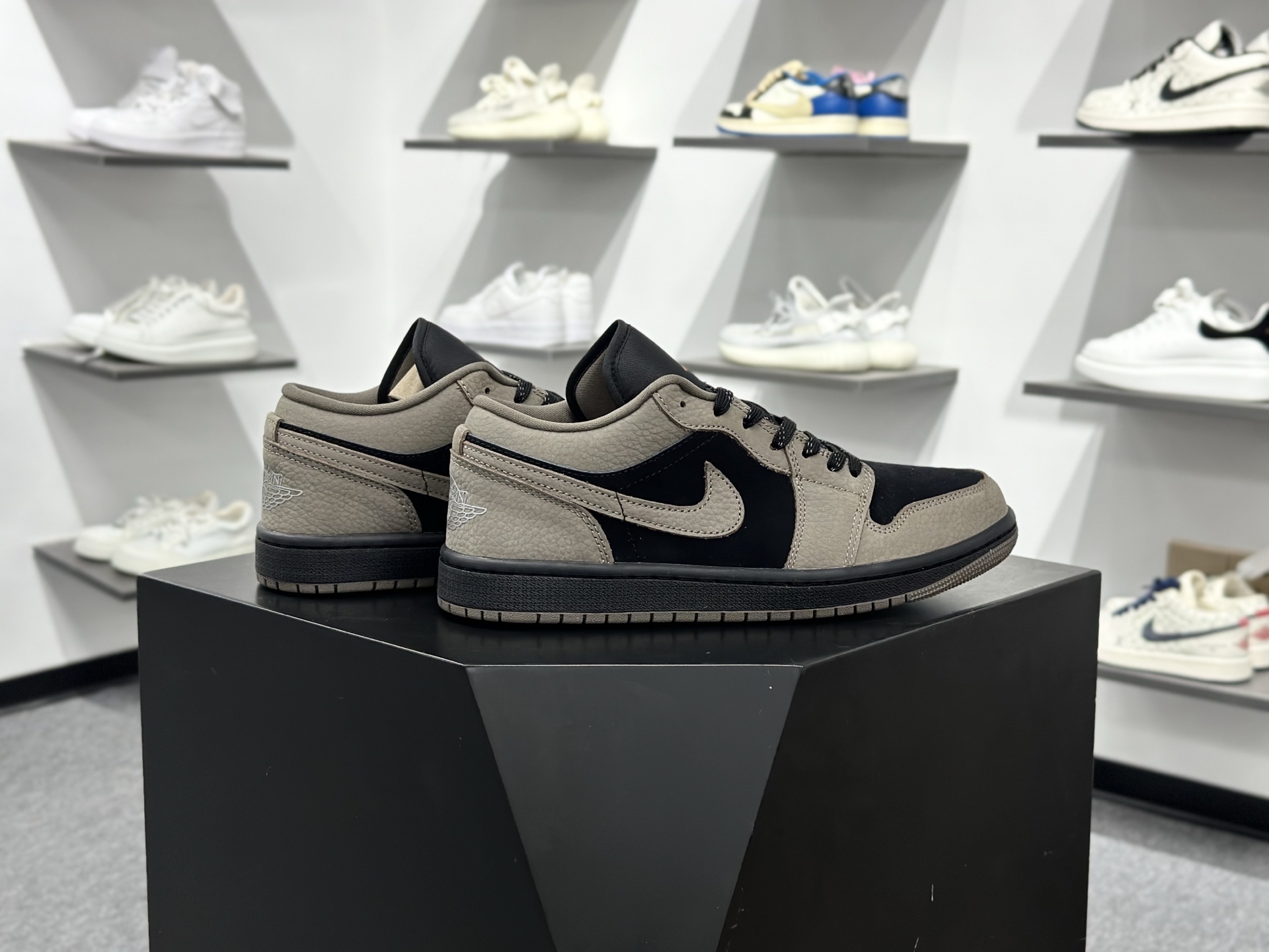 Nike Air Jordan 1 Low 耐克 AJ1乔1低帮休闲板鞋 IB7109-005