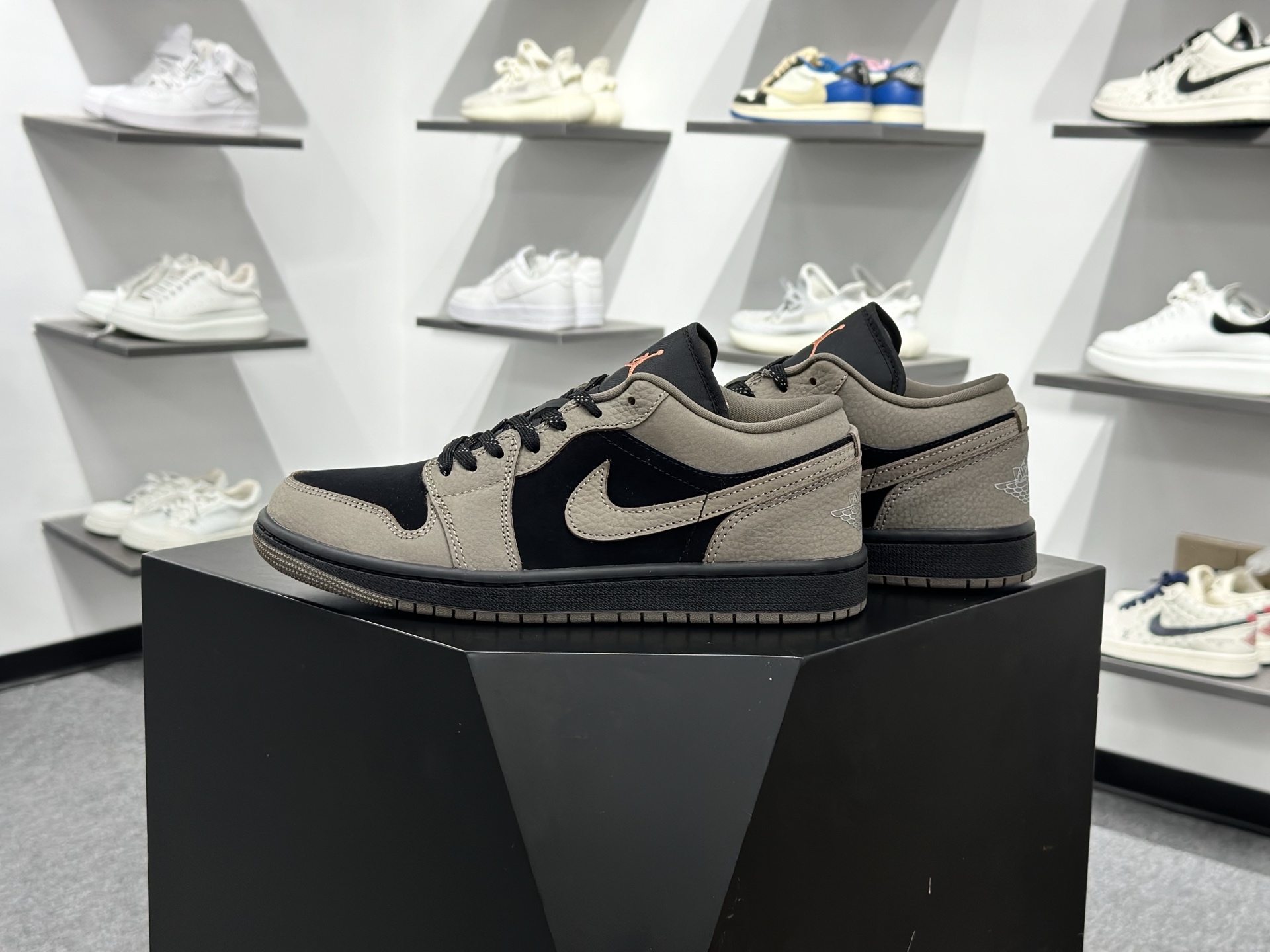Nike Air Jordan 1 Low 耐克 AJ1乔1低帮休闲板鞋 IB7109-005