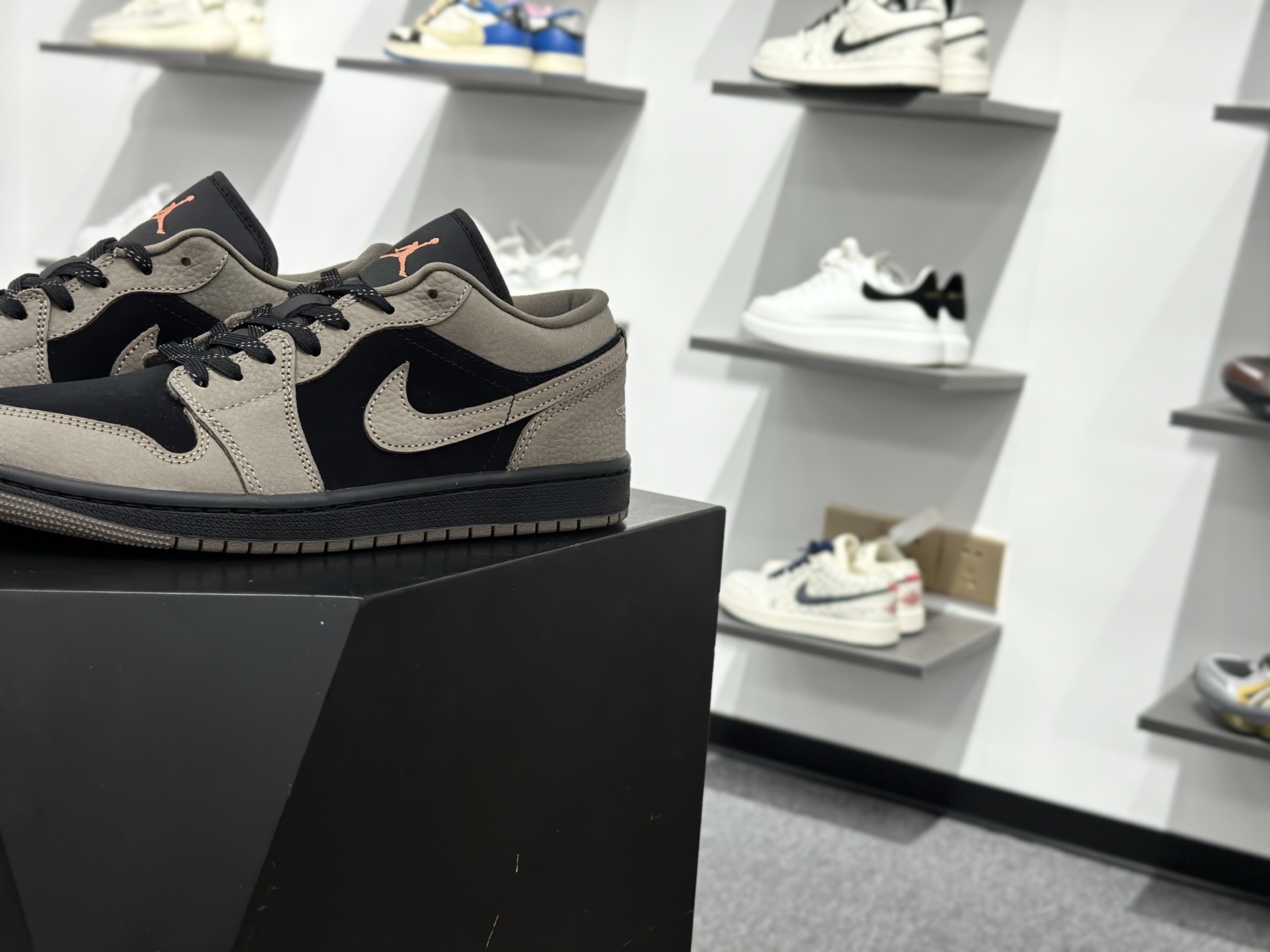 Nike Air Jordan 1 Low 耐克 AJ1乔1低帮休闲板鞋 IB7109-005