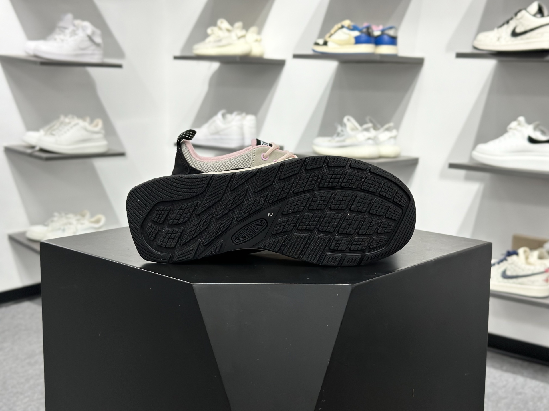Keen Newport H2 科恩户外休闲生活鞋 Yellowish Brown 1022-Chinese wholesaler seller Clothes Bags handbags wholesale Shoes High Quatity wholesaler seller Cheap Sneakers from China Factory Chinese suppliers china wholesale clothing wholesaler seller Keen Newport H2 科恩户外休闲生活鞋 Yellowish Brown 1022