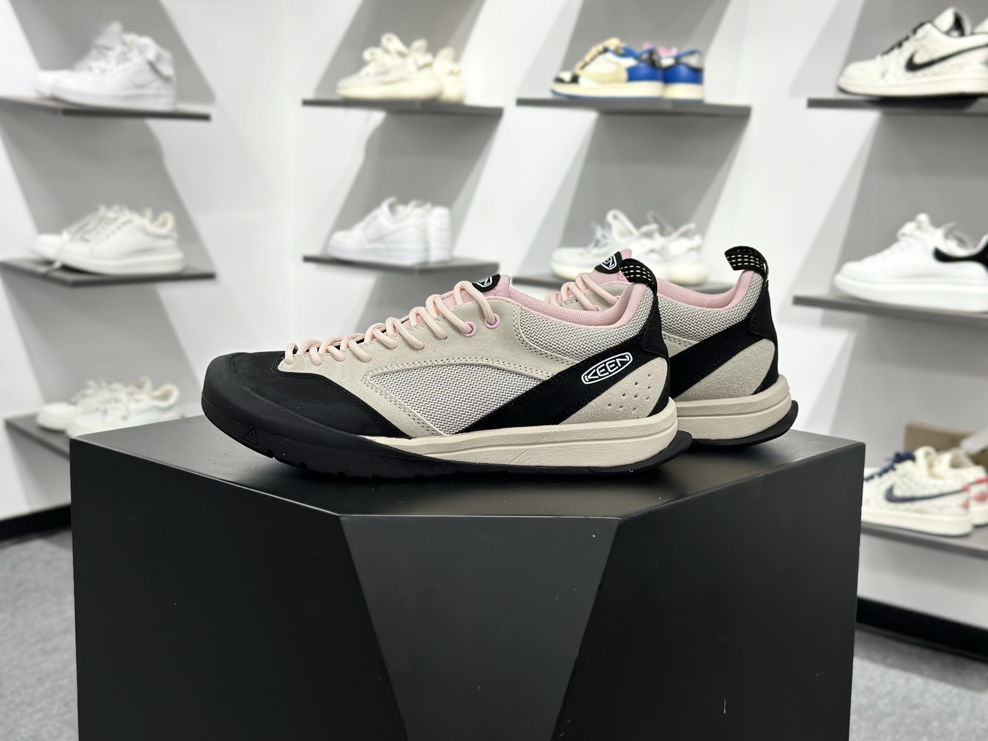 Keen Newport H2 科恩户外休闲生活鞋 Yellowish Brown 1022-Chinese wholesaler seller Clothes Bags handbags wholesale Shoes High Quatity wholesaler seller Cheap Sneakers from China Factory Chinese suppliers china wholesale clothing wholesaler seller Keen Newport H2 科恩户外休闲生活鞋 Yellowish Brown 1022