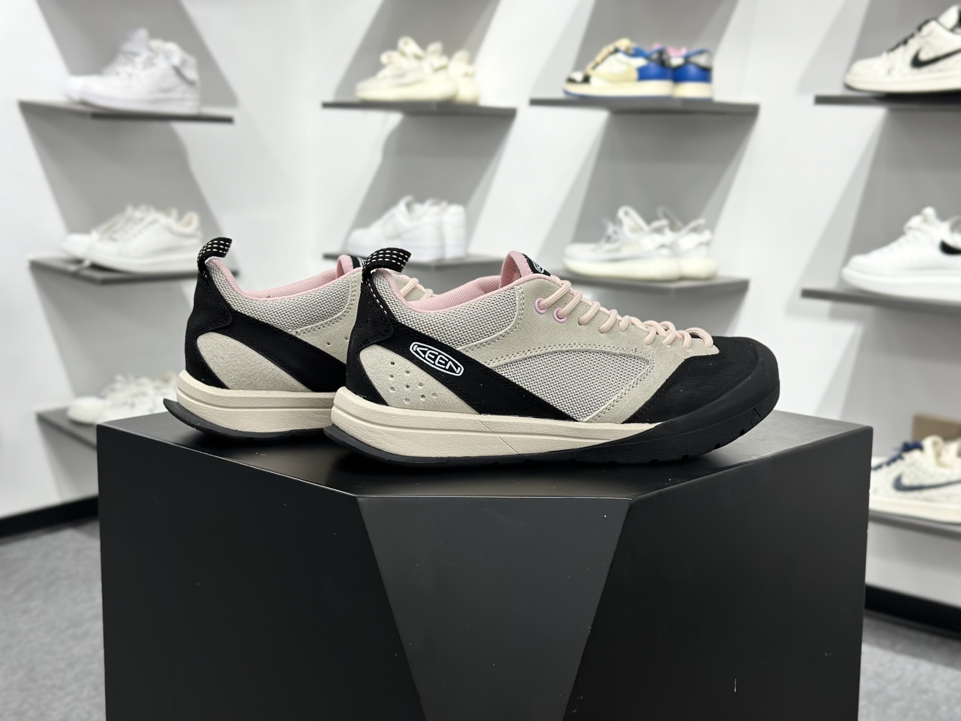 Keen Newport H2 科恩户外休闲生活鞋 Yellowish Brown 1022-Chinese wholesaler seller Clothes Bags handbags wholesale Shoes High Quatity wholesaler seller Cheap Sneakers from China Factory Chinese suppliers china wholesale clothing wholesaler seller Keen Newport H2 科恩户外休闲生活鞋 Yellowish Brown 1022