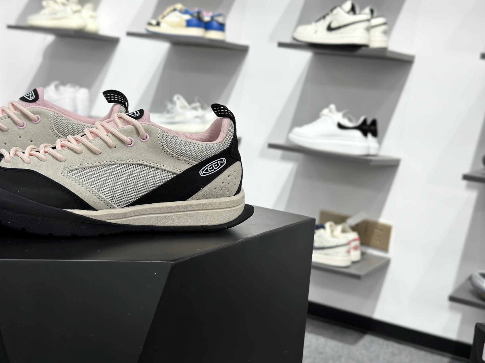 Keen Newport H2 科恩户外休闲生活鞋 Yellowish Brown 1022-Chinese wholesaler seller Clothes Bags handbags wholesale Shoes High Quatity wholesaler seller Cheap Sneakers from China Factory Chinese suppliers china wholesale clothing wholesaler seller Keen Newport H2 科恩户外休闲生活鞋 Yellowish Brown 1022