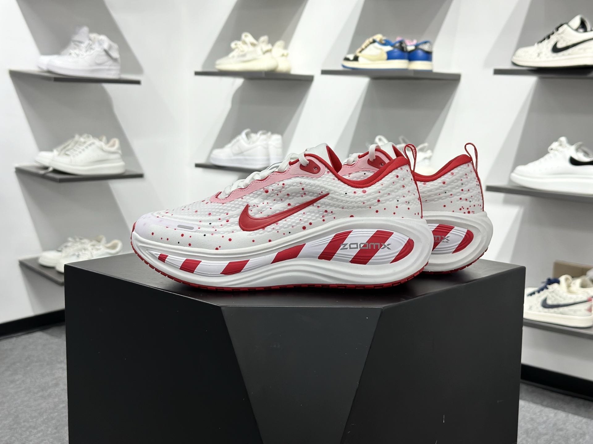 Nike Air Zoom Vomero Plus IM6776-070