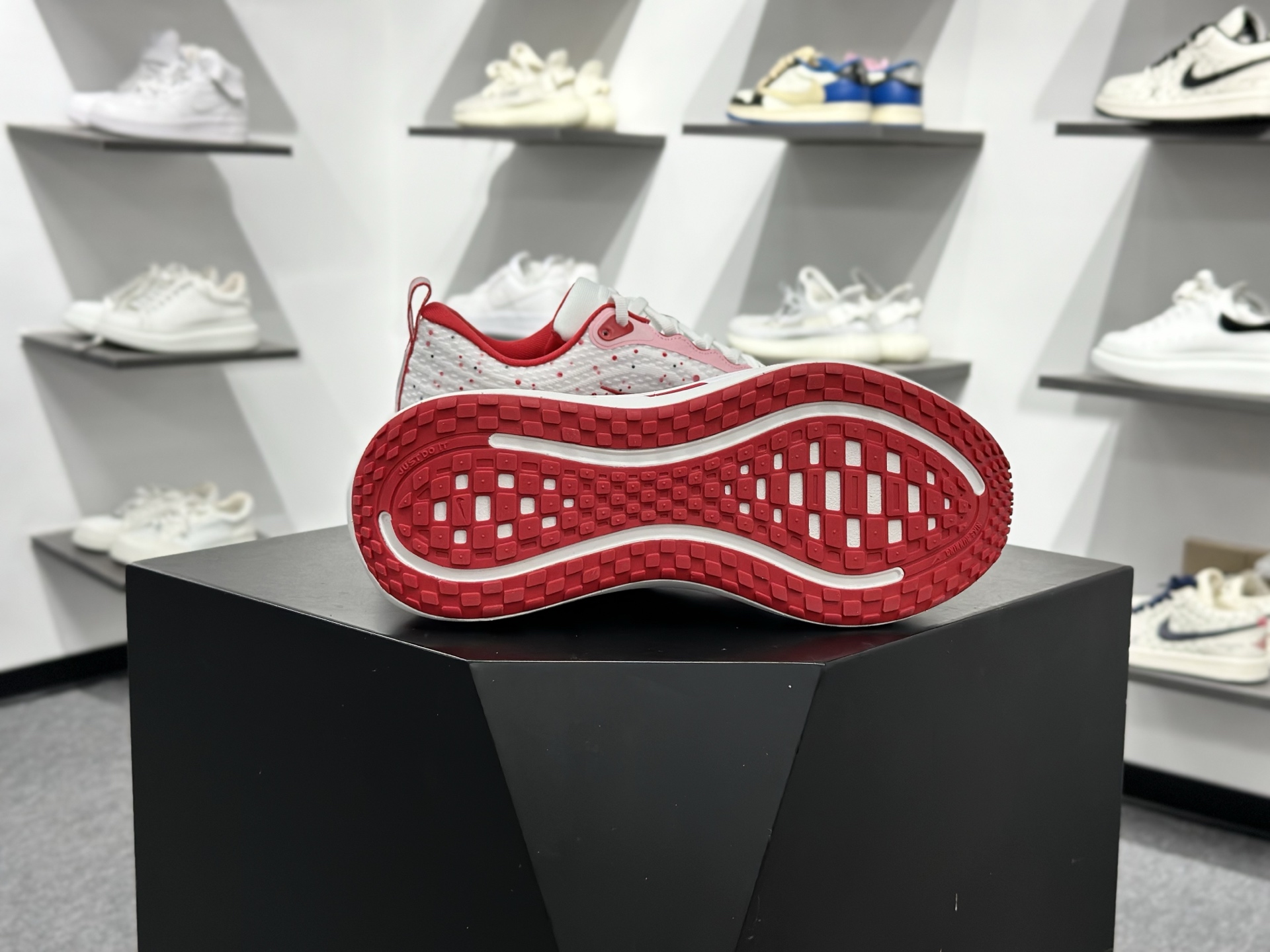 Nike Air Zoom Vomero Plus IM6776-070