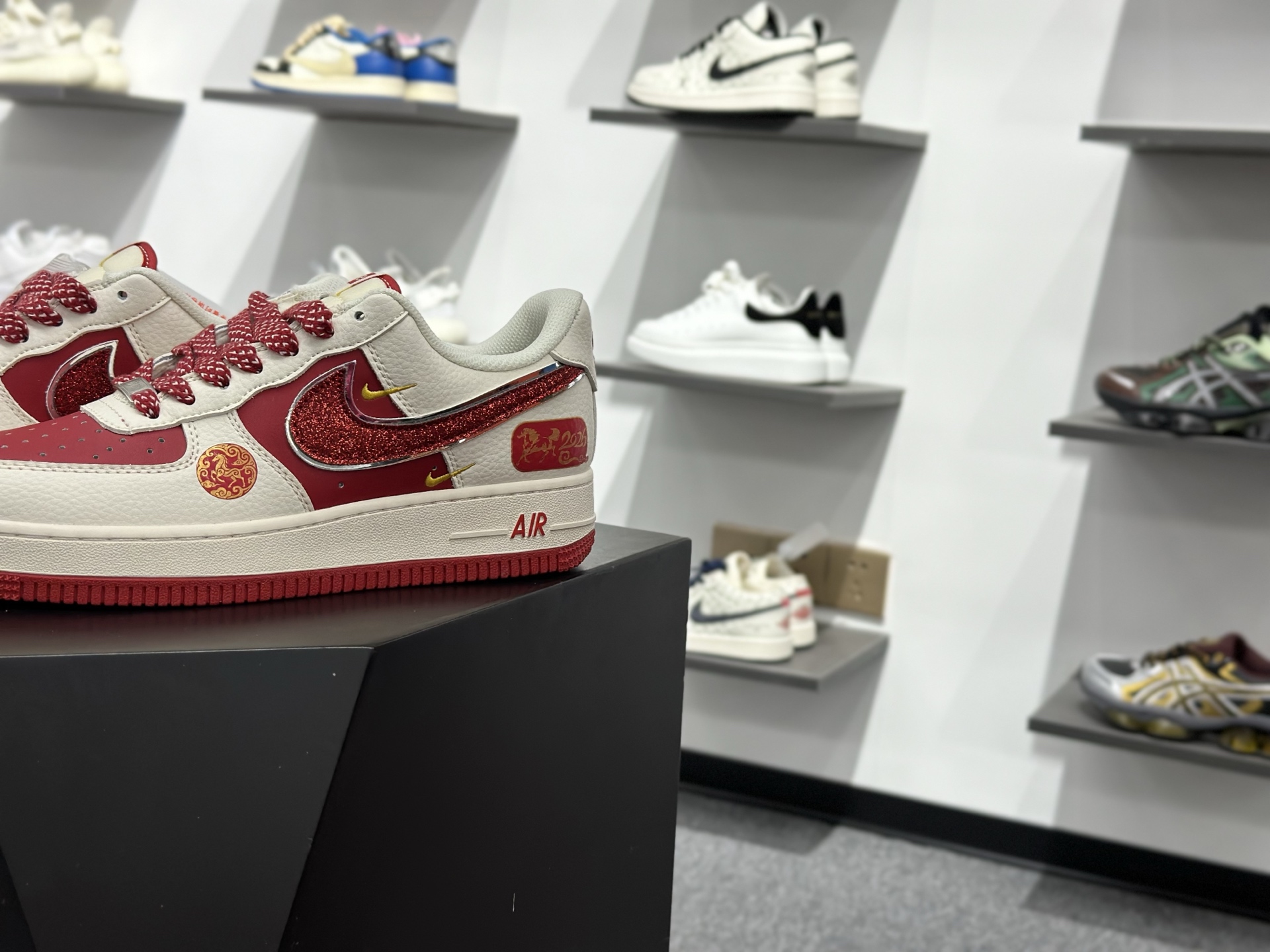 Nike Air Force 1 Low 07 马年限定 白红小勾满天星 QY6878-601-Chinese wholesaler seller Clothes Bags handbags wholesale Shoes High Quatity wholesaler seller Cheap Sneakers from China Factory Chinese suppliers china wholesale clothing wholesaler seller Nike Air Force 1 Low 07 马年限定 白红小勾满天星 QY6878-601