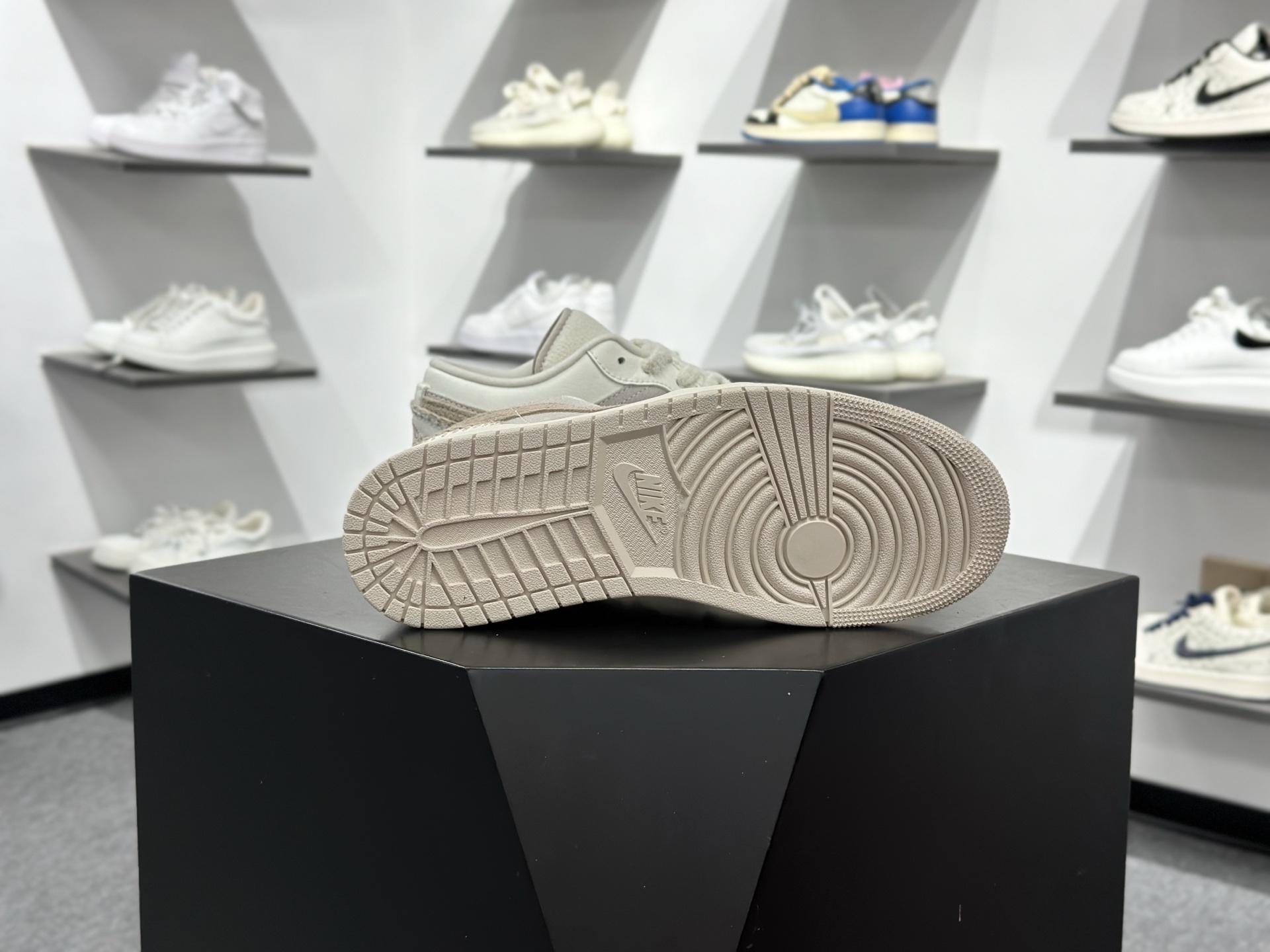 原装裸鞋级 市面最高工艺产物 Air Jordan 1 Low白棕 纯原系列 HV4268-120-Chinese wholesaler seller Clothes Bags handbags wholesale Shoes High Quatity wholesaler seller Cheap Sneakers from China Factory Chinese suppliers china wholesale clothing wholesaler seller 原装裸鞋级 市面最高工艺产物 Air Jordan 1 Low白棕 纯原系列 HV4268-120