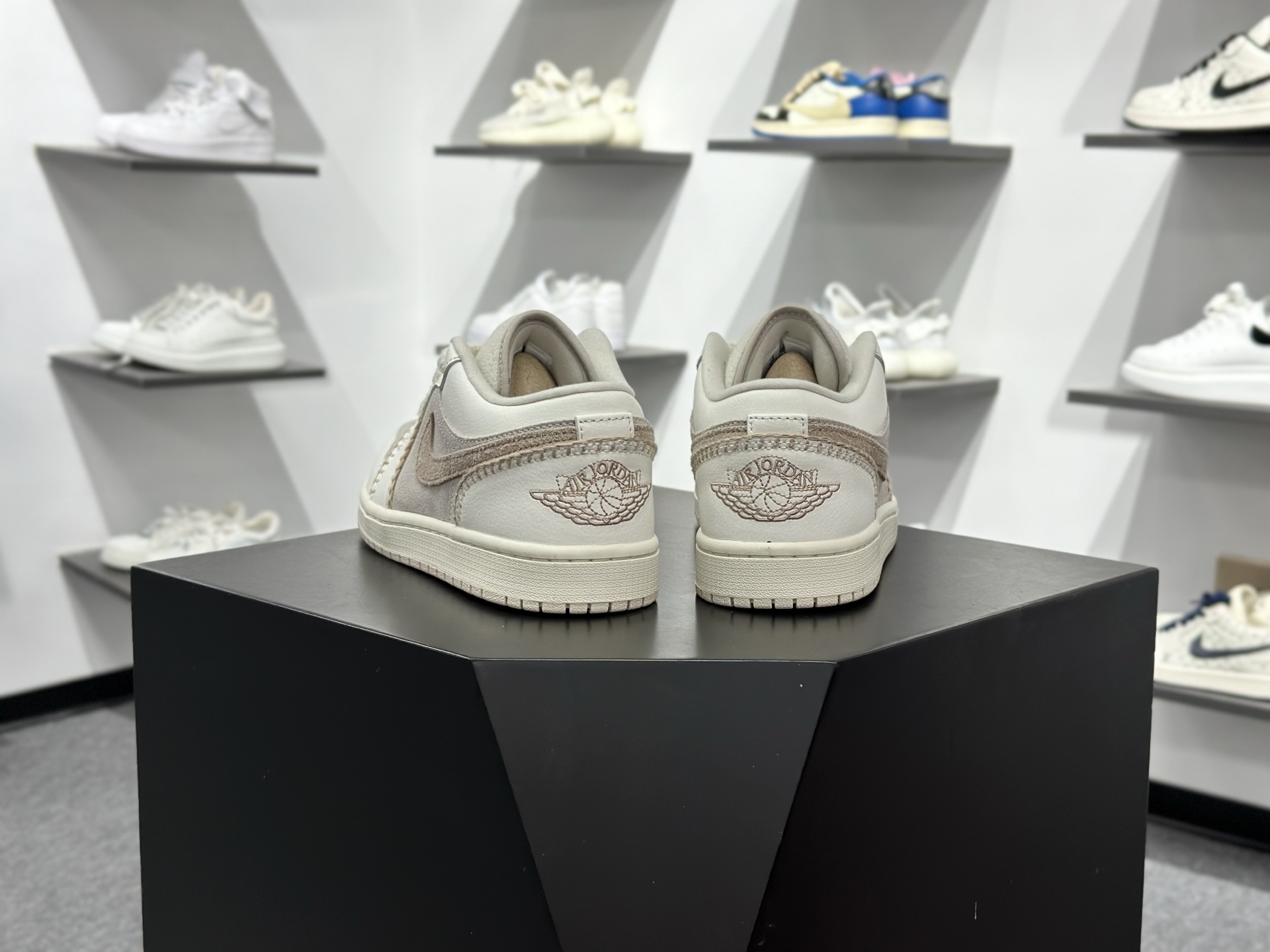 原装裸鞋级 市面最高工艺产物 Air Jordan 1 Low白棕 纯原系列 HV4268-120-Chinese wholesaler seller Clothes Bags handbags wholesale Shoes High Quatity wholesaler seller Cheap Sneakers from China Factory Chinese suppliers china wholesale clothing wholesaler seller 原装裸鞋级 市面最高工艺产物 Air Jordan 1 Low白棕 纯原系列 HV4268-120