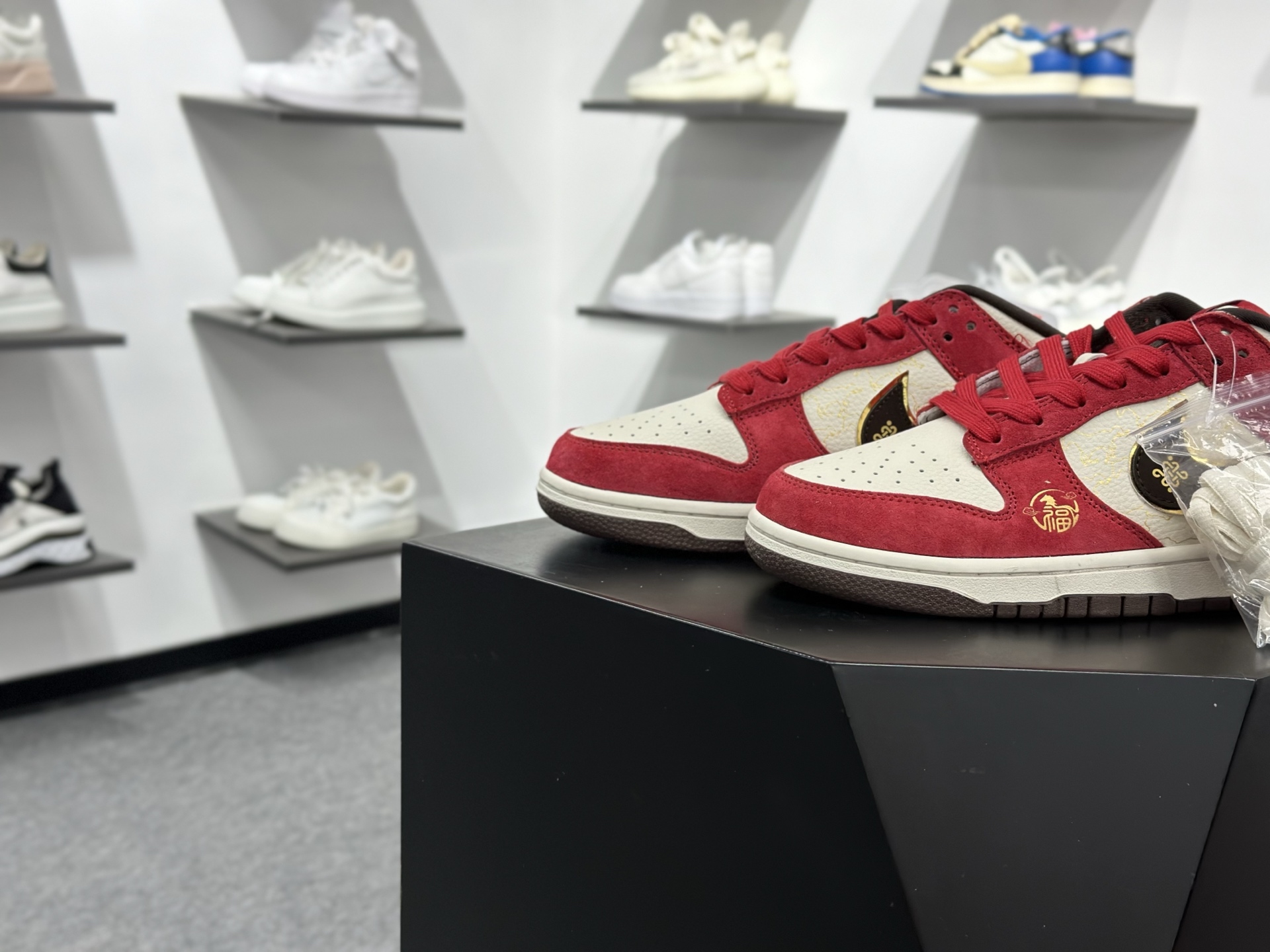 定制版Nike SB Dunk Low“ Supreme联名—米蓝头层皮” 周年高端定制 低帮休闲板鞋 DN3168-013-Chinese wholesaler seller Clothes Bags handbags wholesale Shoes High Quatity wholesaler seller Cheap Sneakers from China Factory Chinese suppliers china wholesale clothing wholesaler seller 定制版Nike SB Dunk Low“ Supreme联名—米蓝头层皮” 周年高端定制 低帮休闲板鞋 DN3168-013