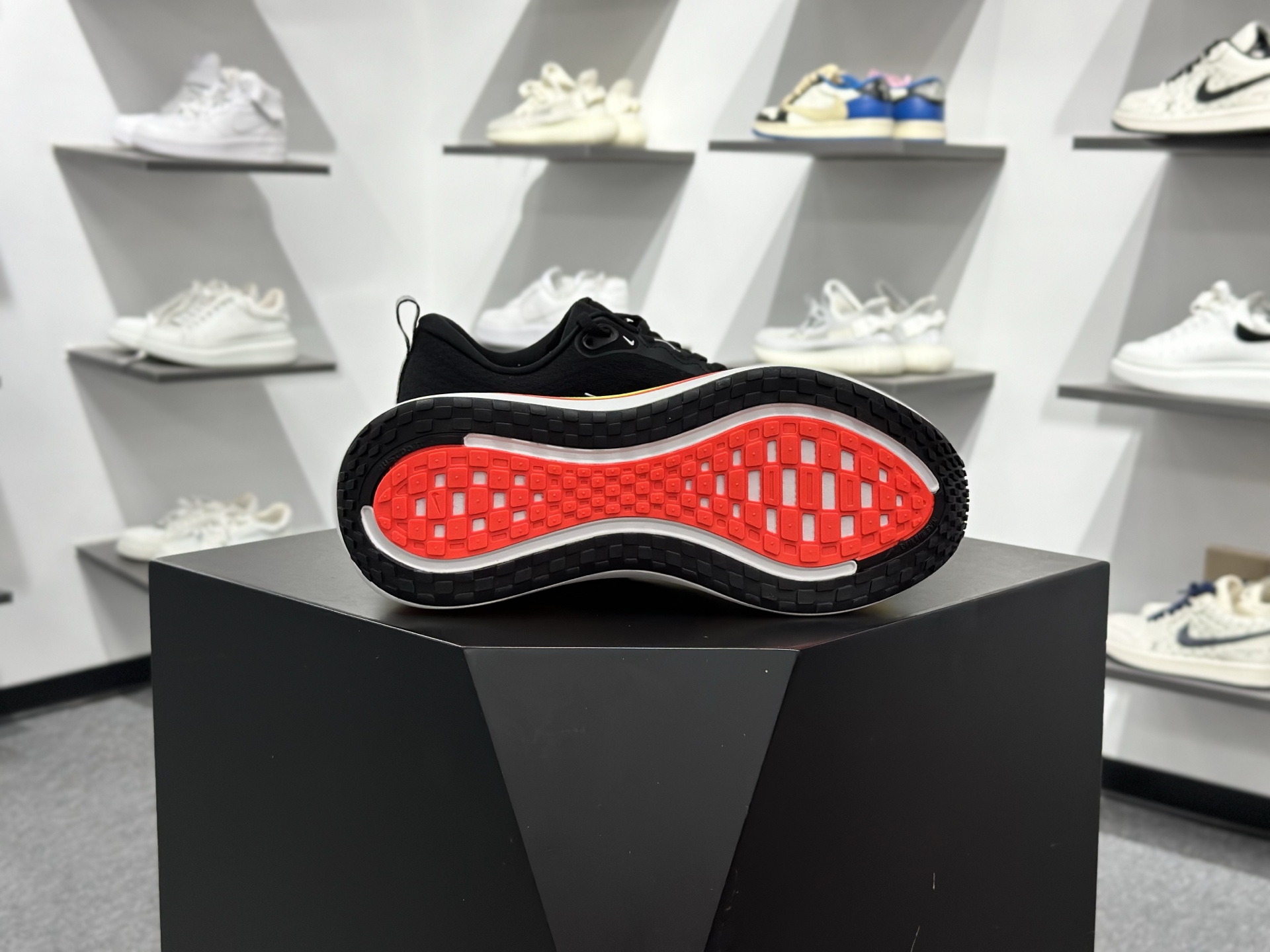 Nike Air Zoom Vomero Plus 耐克网面厚底气垫跑鞋 HV8150-009