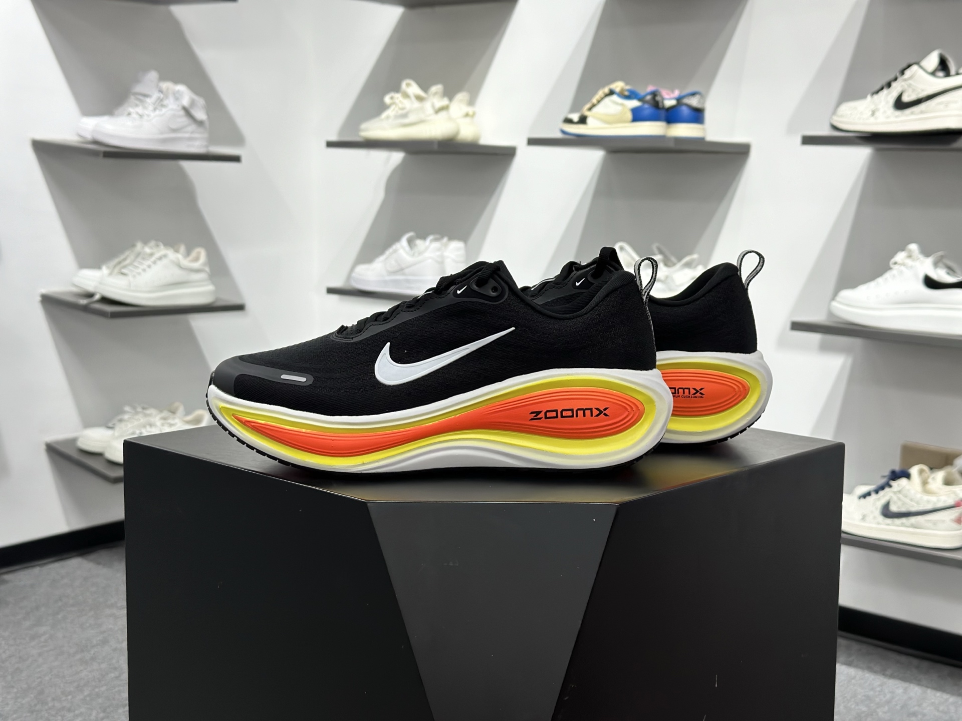 Nike Air Zoom Vomero Plus 耐克网面厚底气垫跑鞋 HV8150-009
