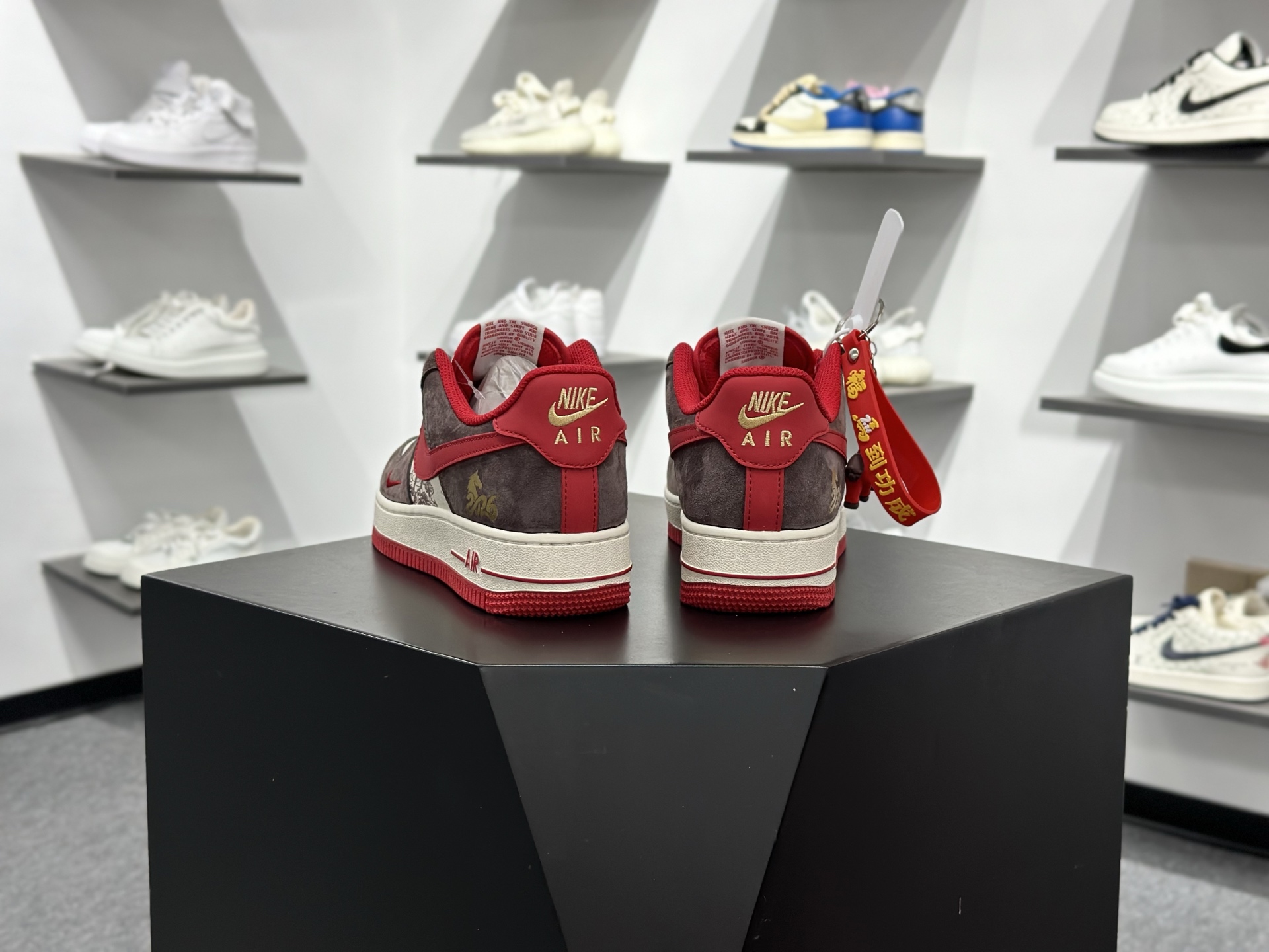 Nike Air Force 1'07 Low 马年限定 空军一号低帮休闲板鞋 XD0028-001-Chinese wholesaler seller Clothes Bags handbags wholesale Shoes High Quatity wholesaler seller Cheap Sneakers from China Factory Chinese suppliers china wholesale clothing wholesaler seller Nike Air Force 1'07 Low 马年限定 空军一号低帮休闲板鞋 XD0028-001