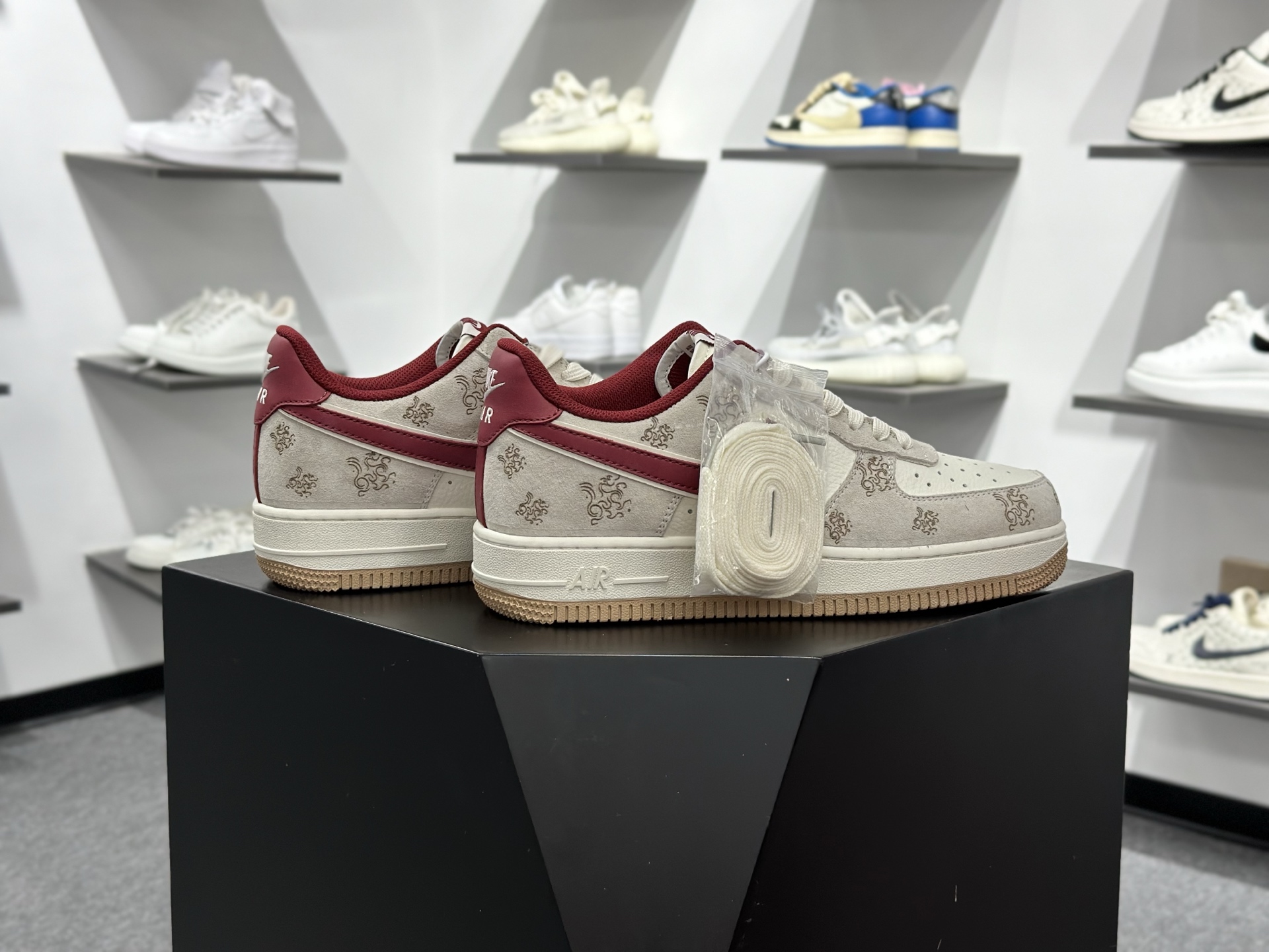 Nike Air Force 1 Low 07 马年限定 灰白红 DF61-9003
