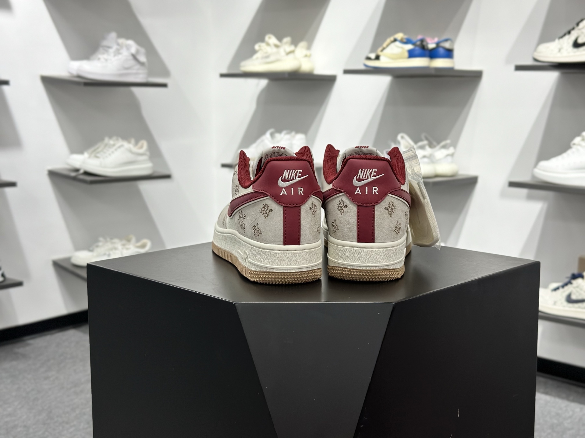 Nike Air Force 1 Low 07 马年限定 灰白红 DF61-9003