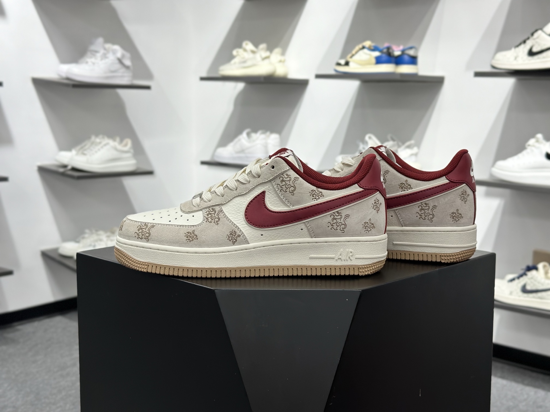 Nike Air Force 1 Low 07 马年限定 灰白红 DF61-9003