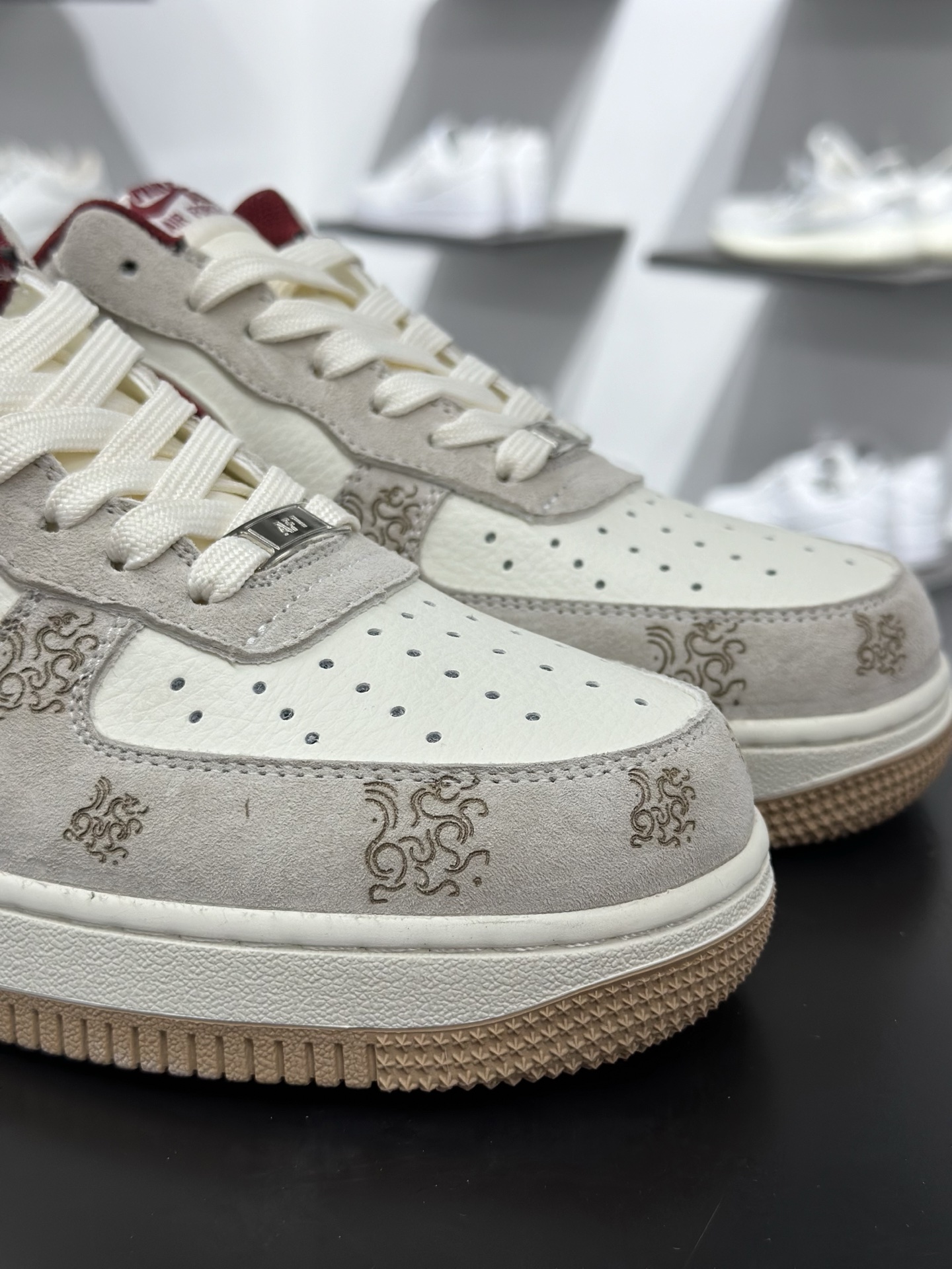 Nike Air Force 1 Low 07 马年限定 灰白红 DF61-9003
